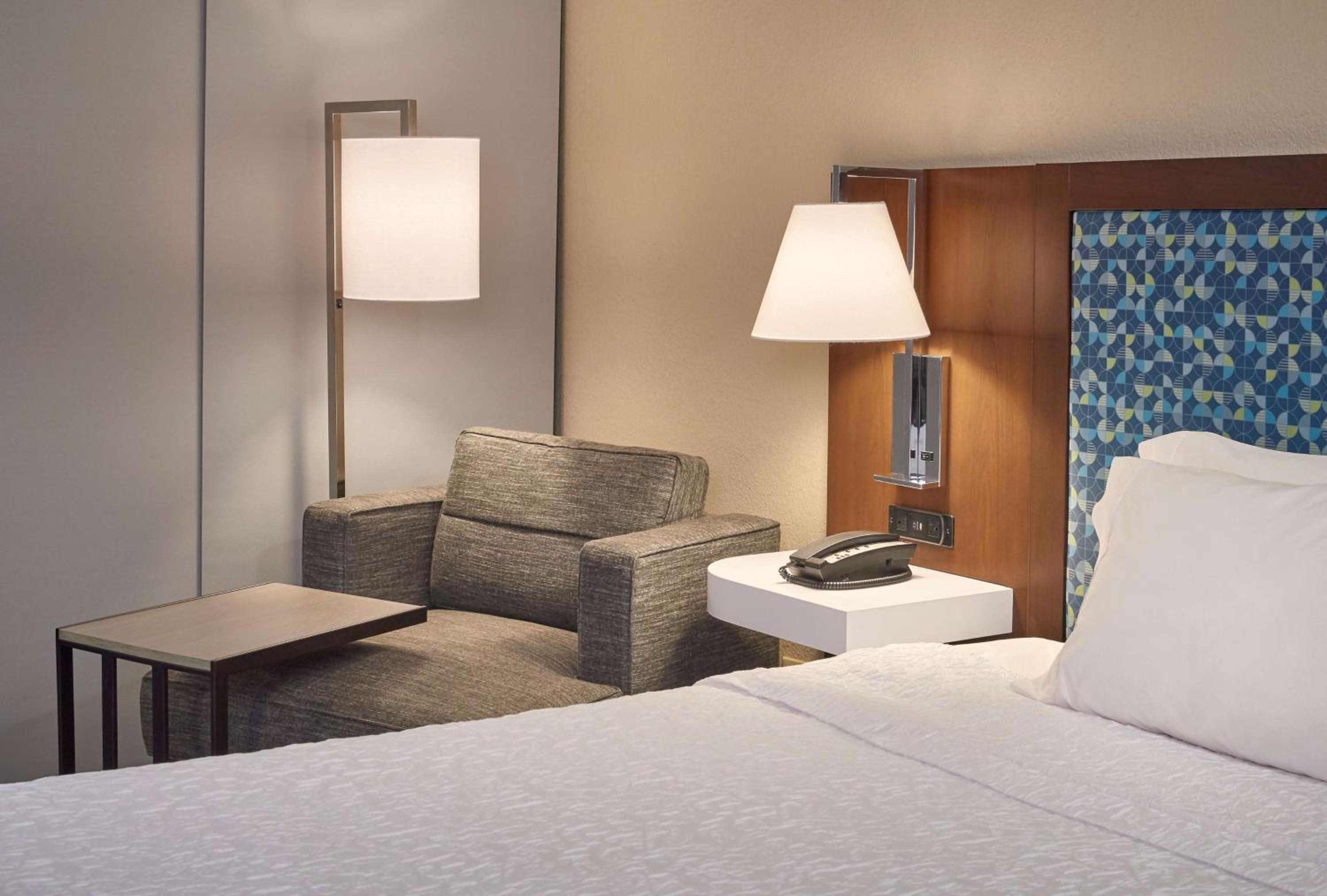 Room with Two Queen Beds - Non-Smoking - Photo 1