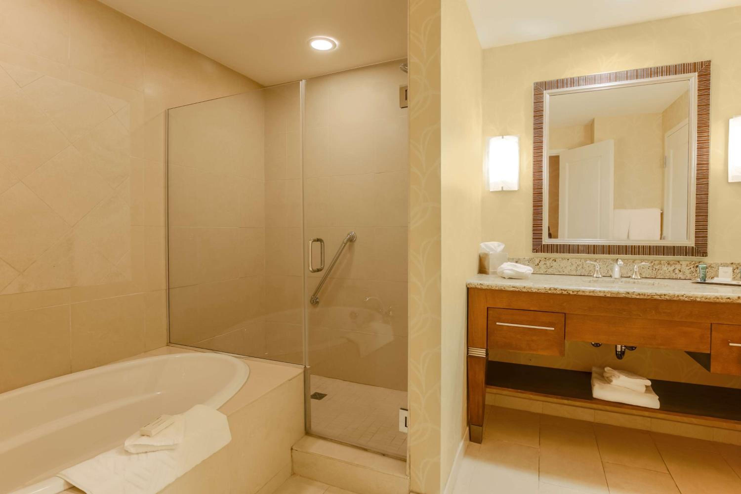 King Room with Balcony photo 2