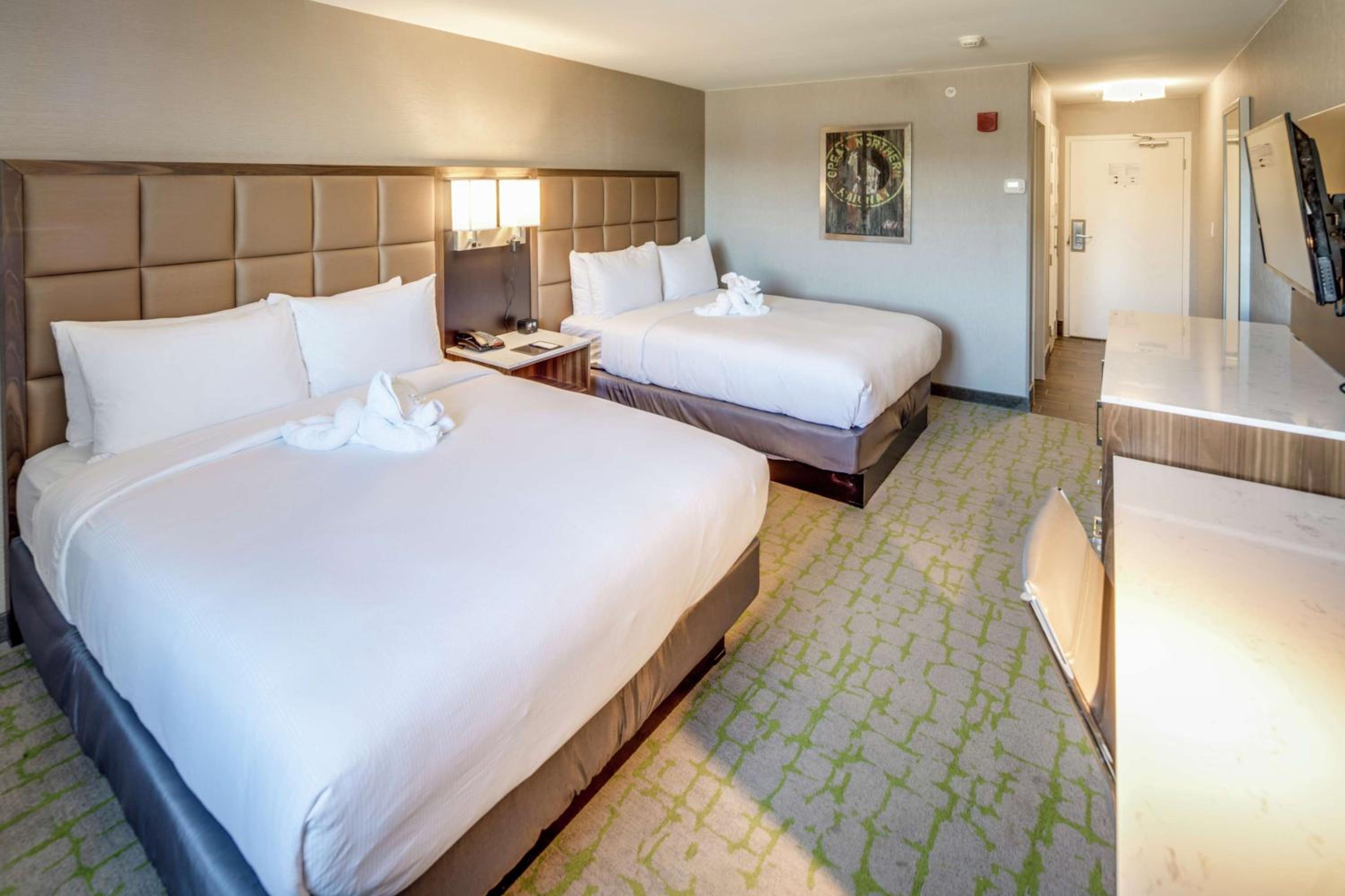 Queen Room with Two Queen Beds - Photo 1