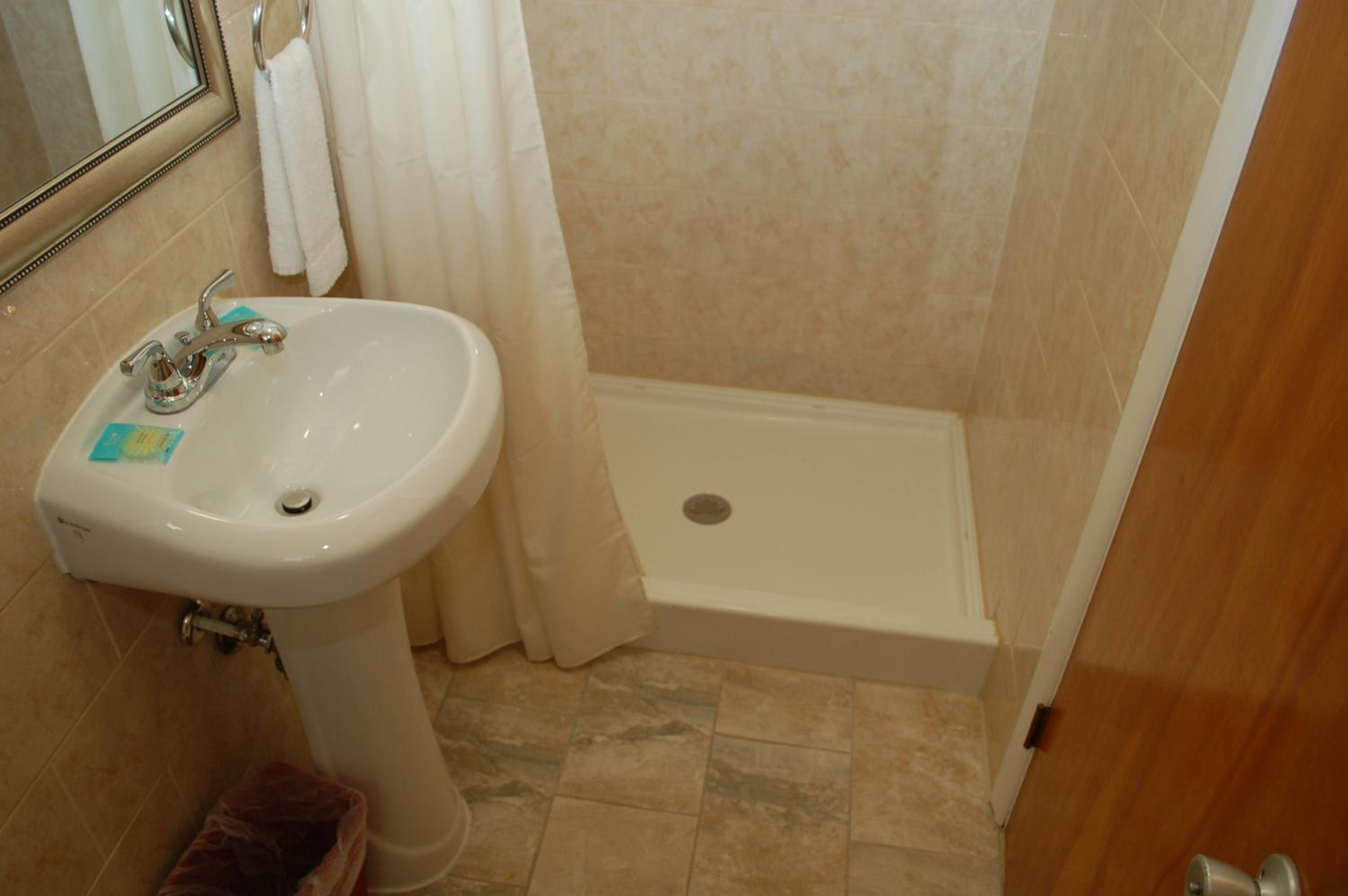 Standard Double Room with Two Double Beds - Photo 4