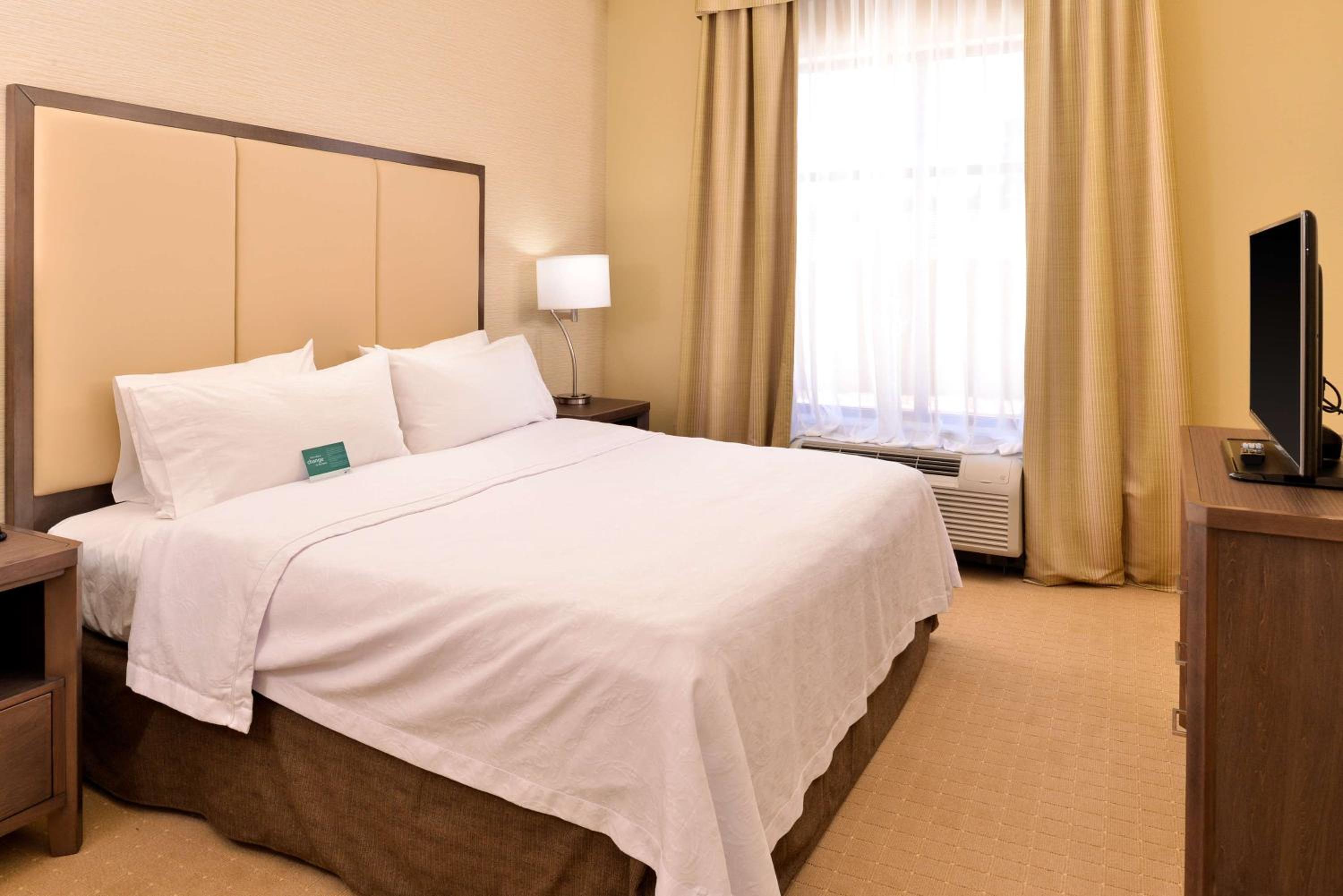 King Suite - Mobility Access/Non-Smoking photo 1