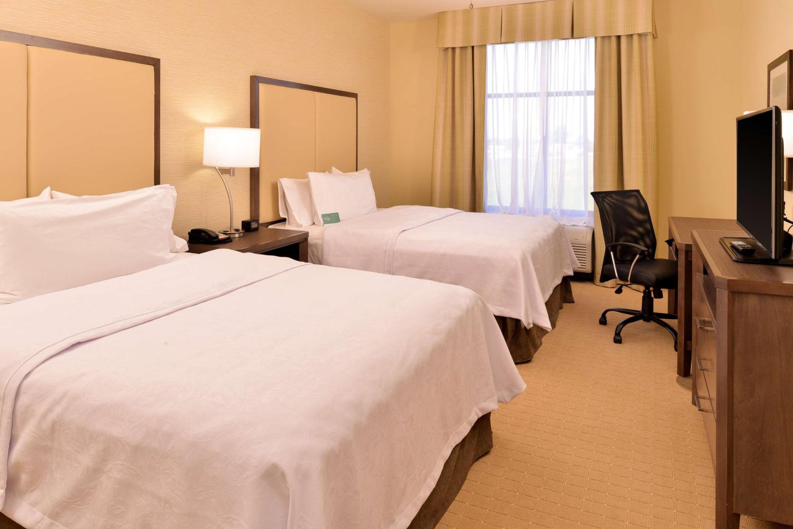 One-Bedroom Queen Suite with Two Queen Beds - Non-Smoking photo 1