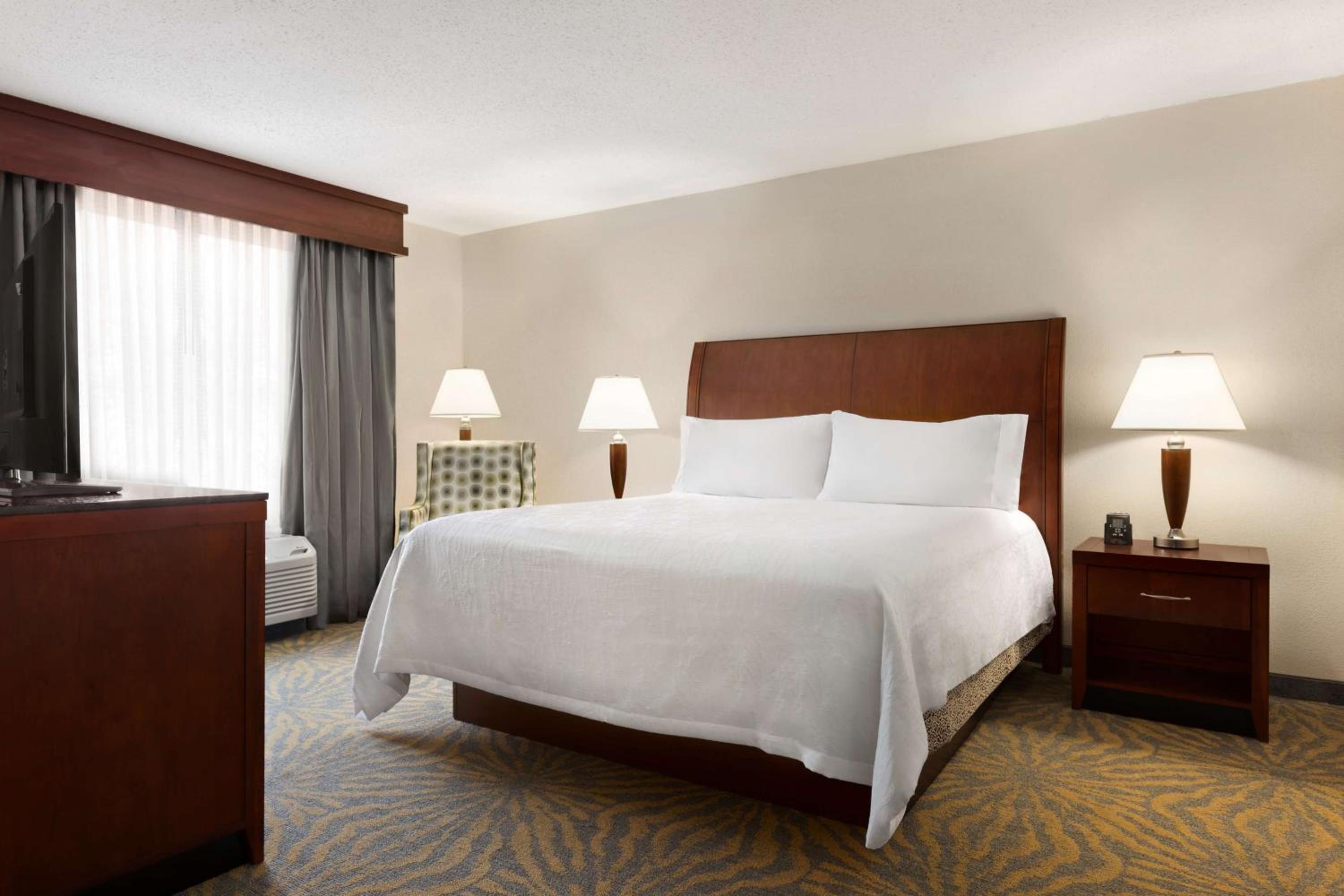 King Suite with Whirlpool - Photo 1