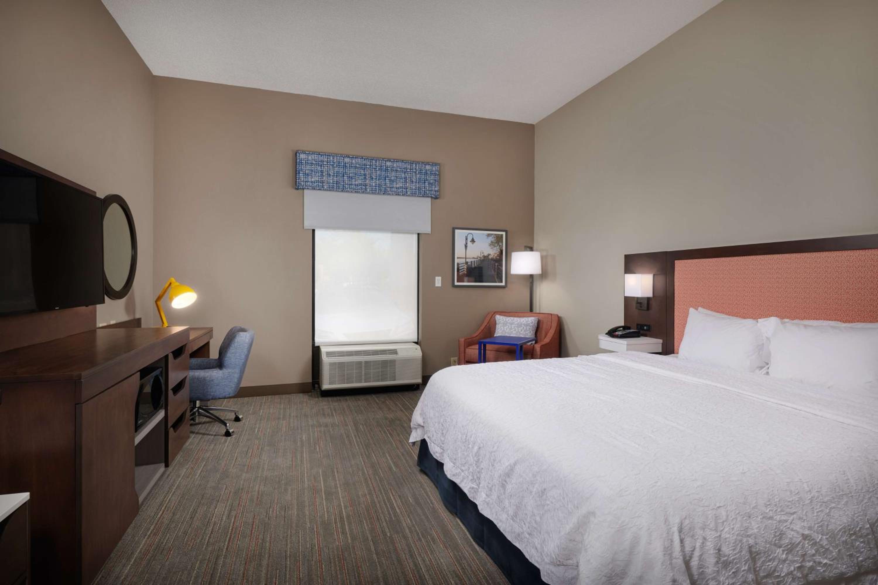 King Room - Hearing Accessible/Non-Smoking  - Photo 6