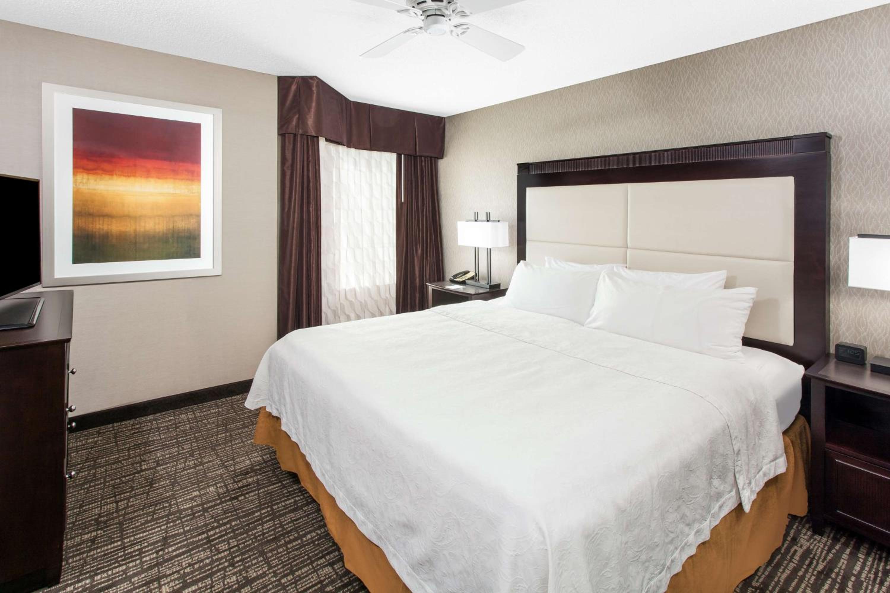 One-Bedroom King Suite - Non-Smoking - Photo 1