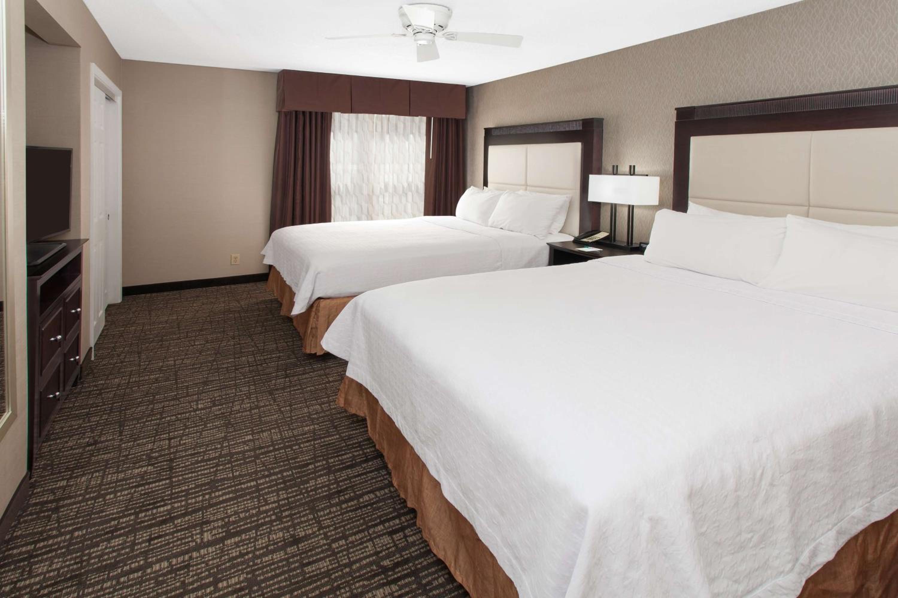 Queen Suite with Two Queen Beds - Non-Smoking - Photo 1