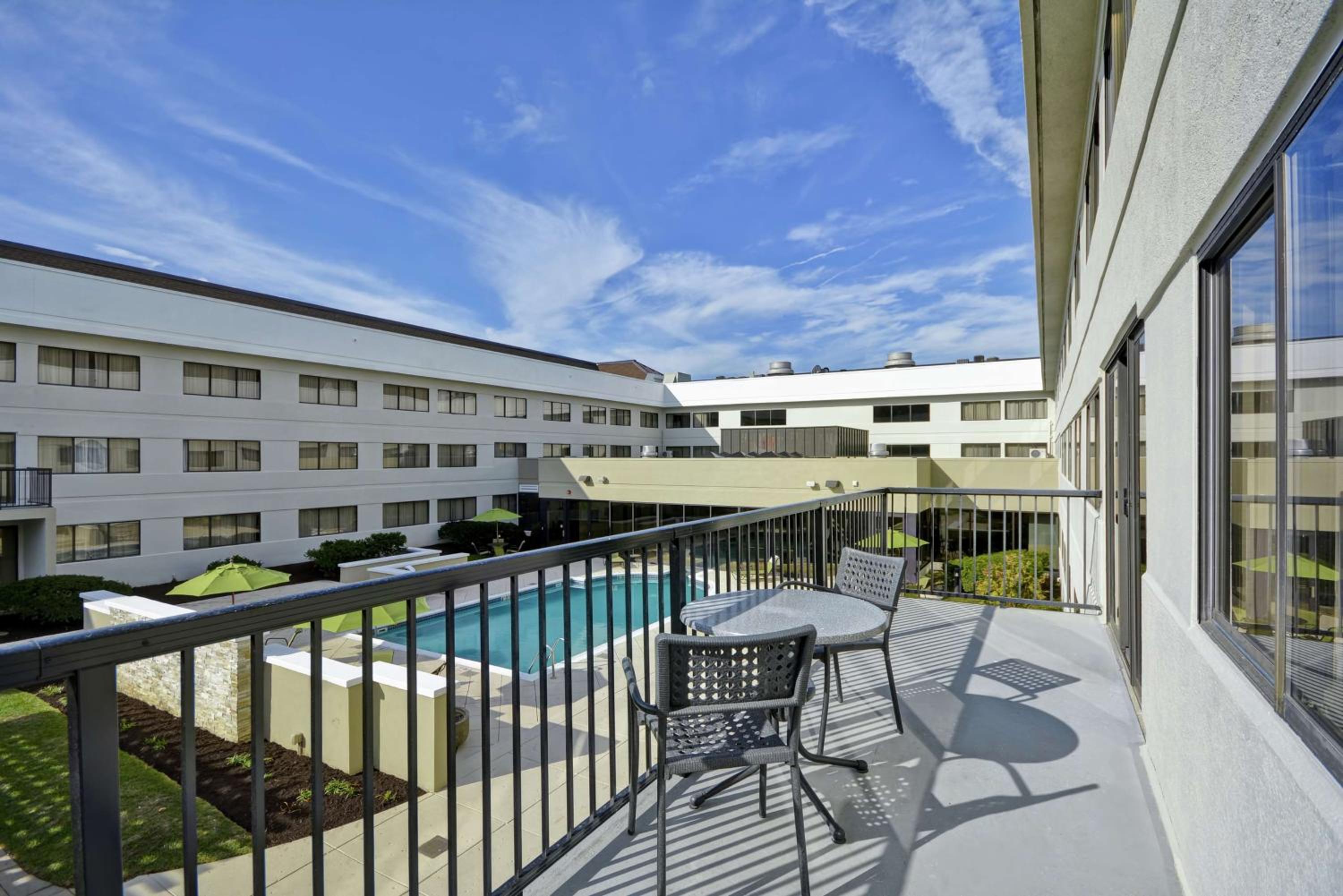 King Suite with Balcony - Non-Smoking - Photo 4