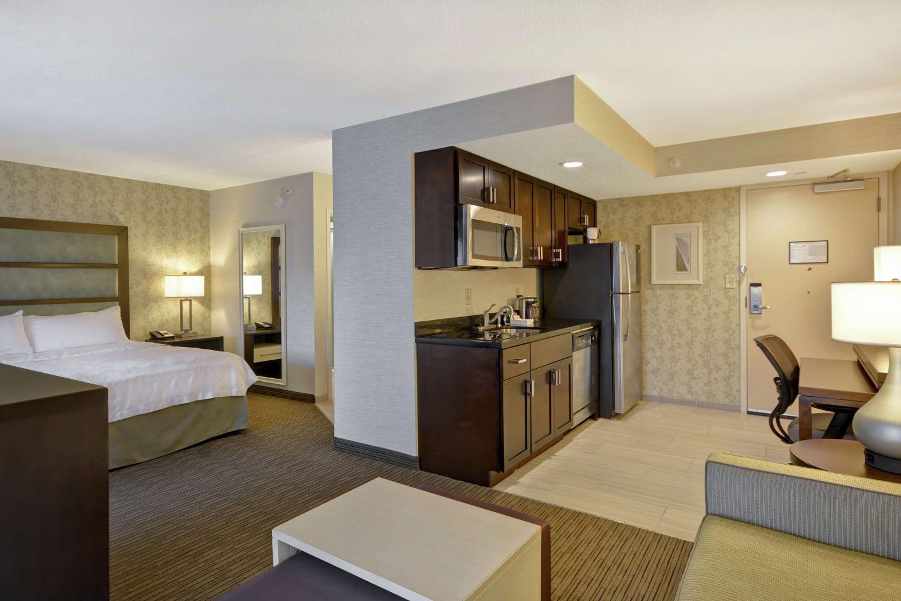 King Suite with Balcony - Non-Smoking - Photo 2