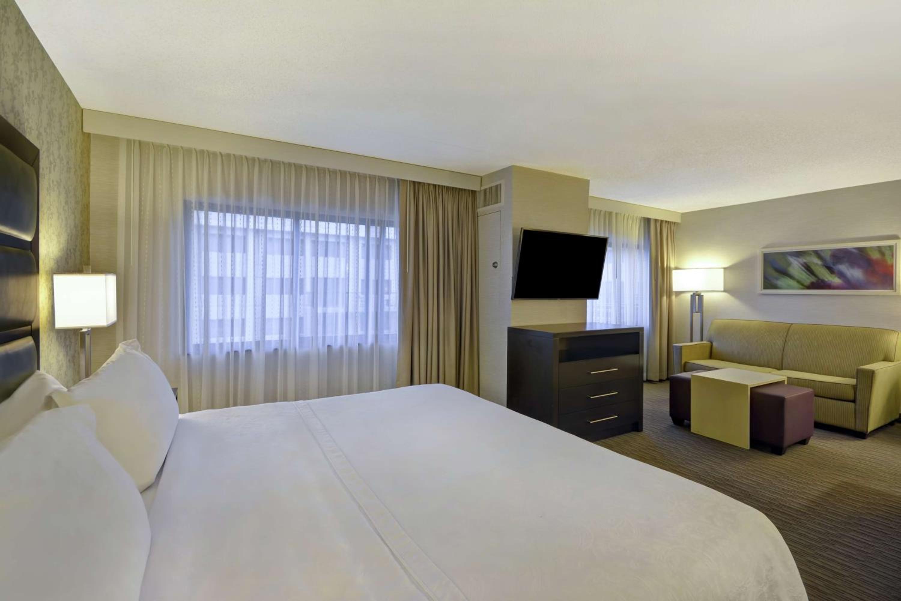 King Studio Suite - Non-Smoking - Photo 4