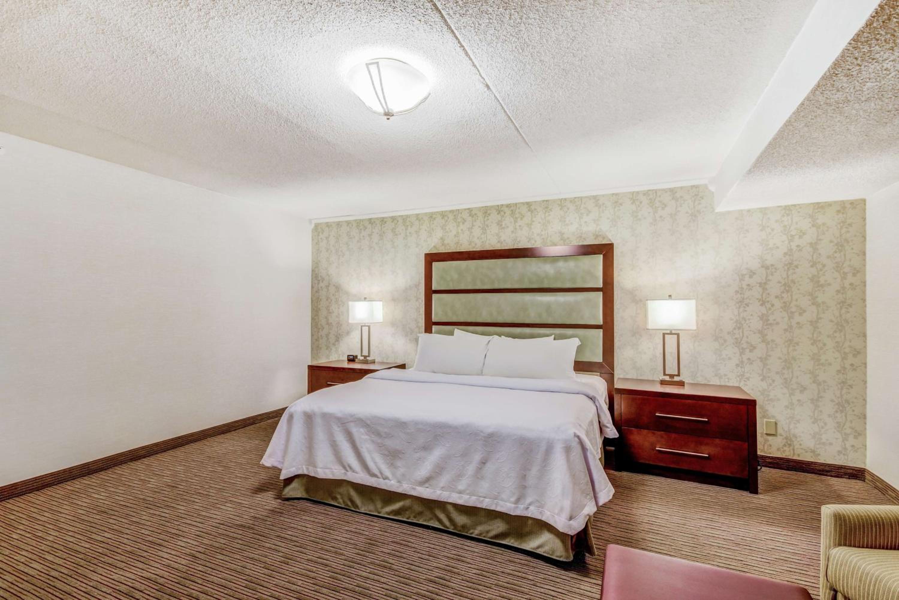 Two-Bedroom King Suite - Non-Smoking photo 3