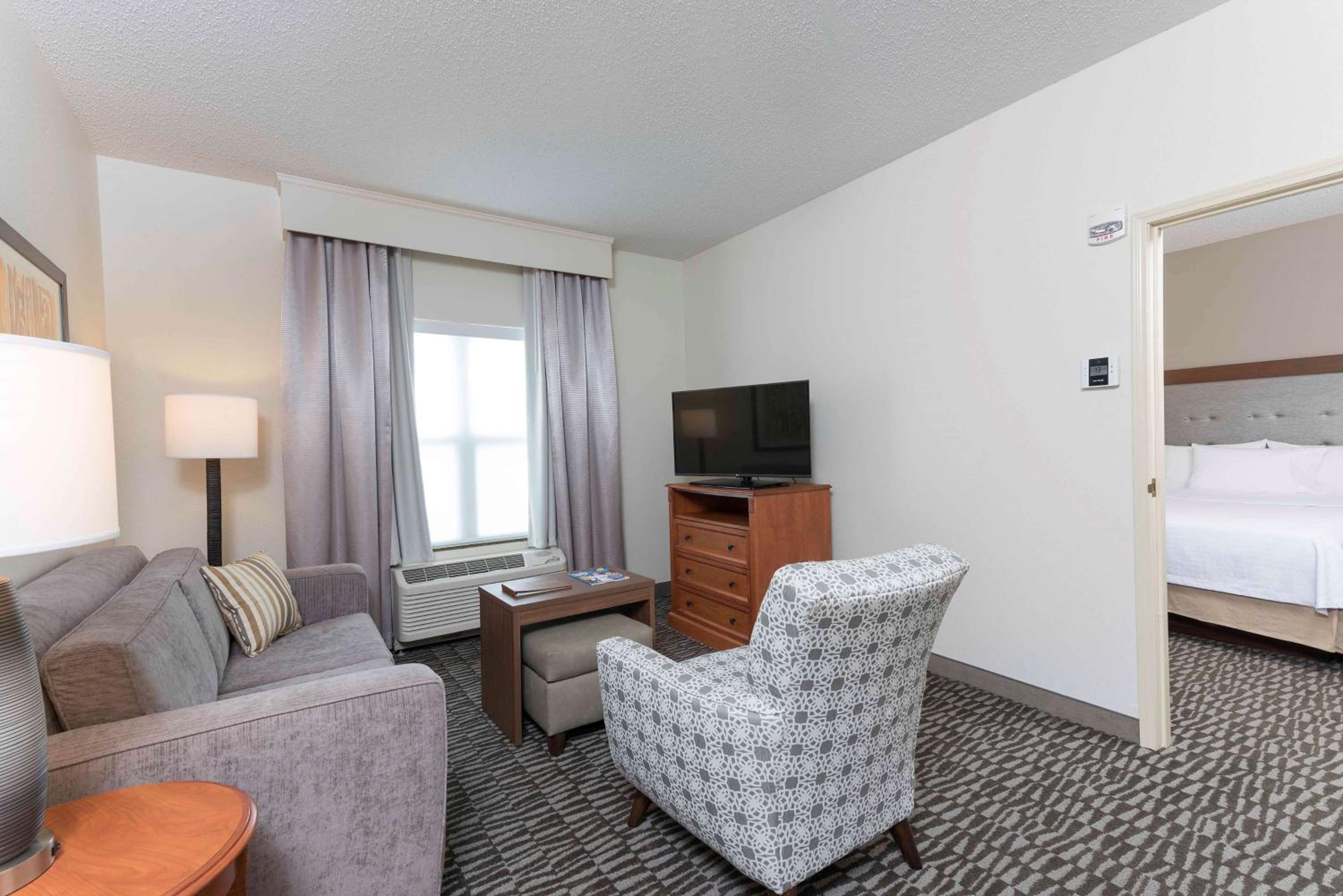 One-Bedroom Queen Suite with Two Queen Beds - Non-Smoking - Photo 1