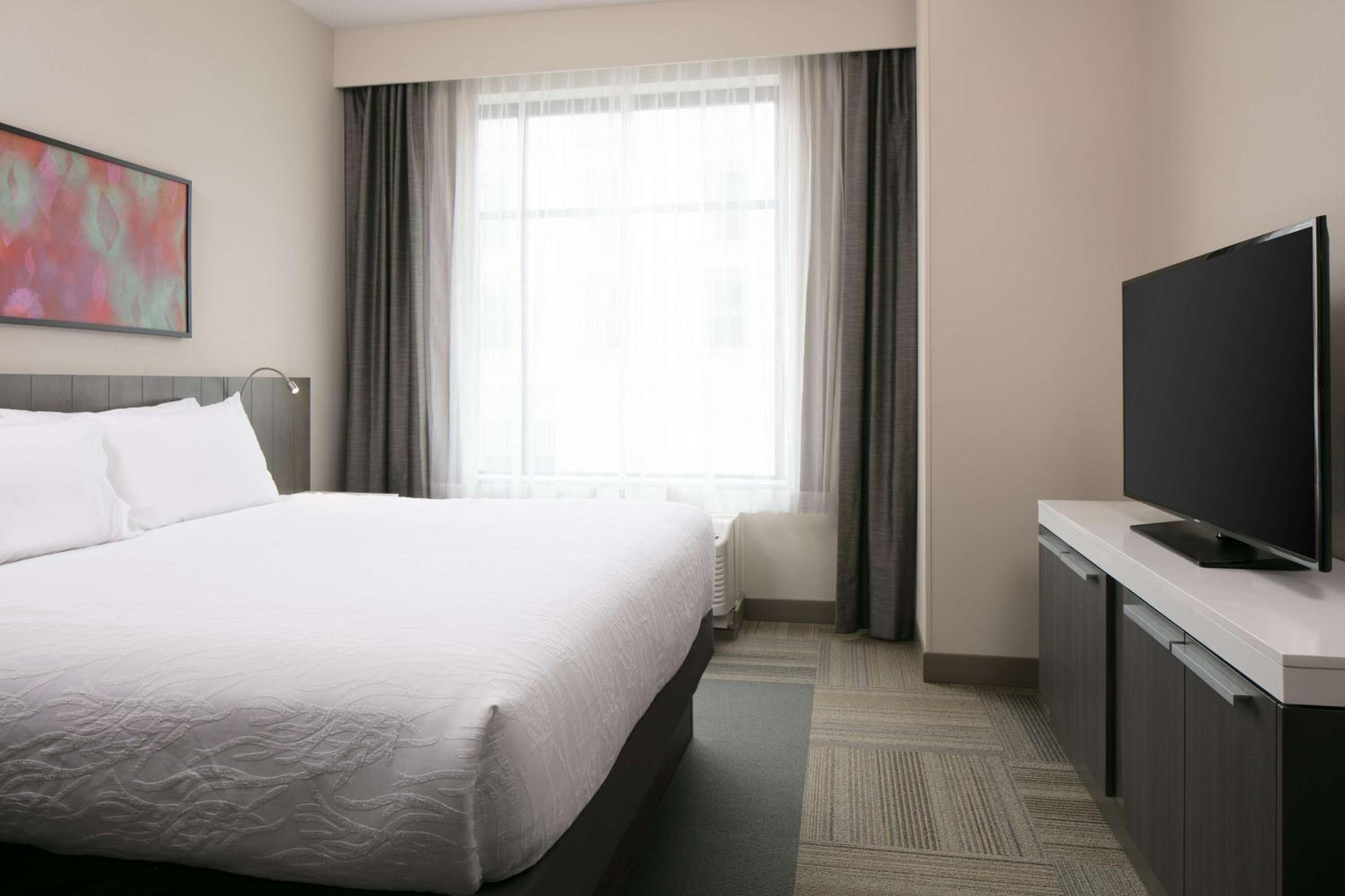 Junior King Suite - Hearing Access photo 1