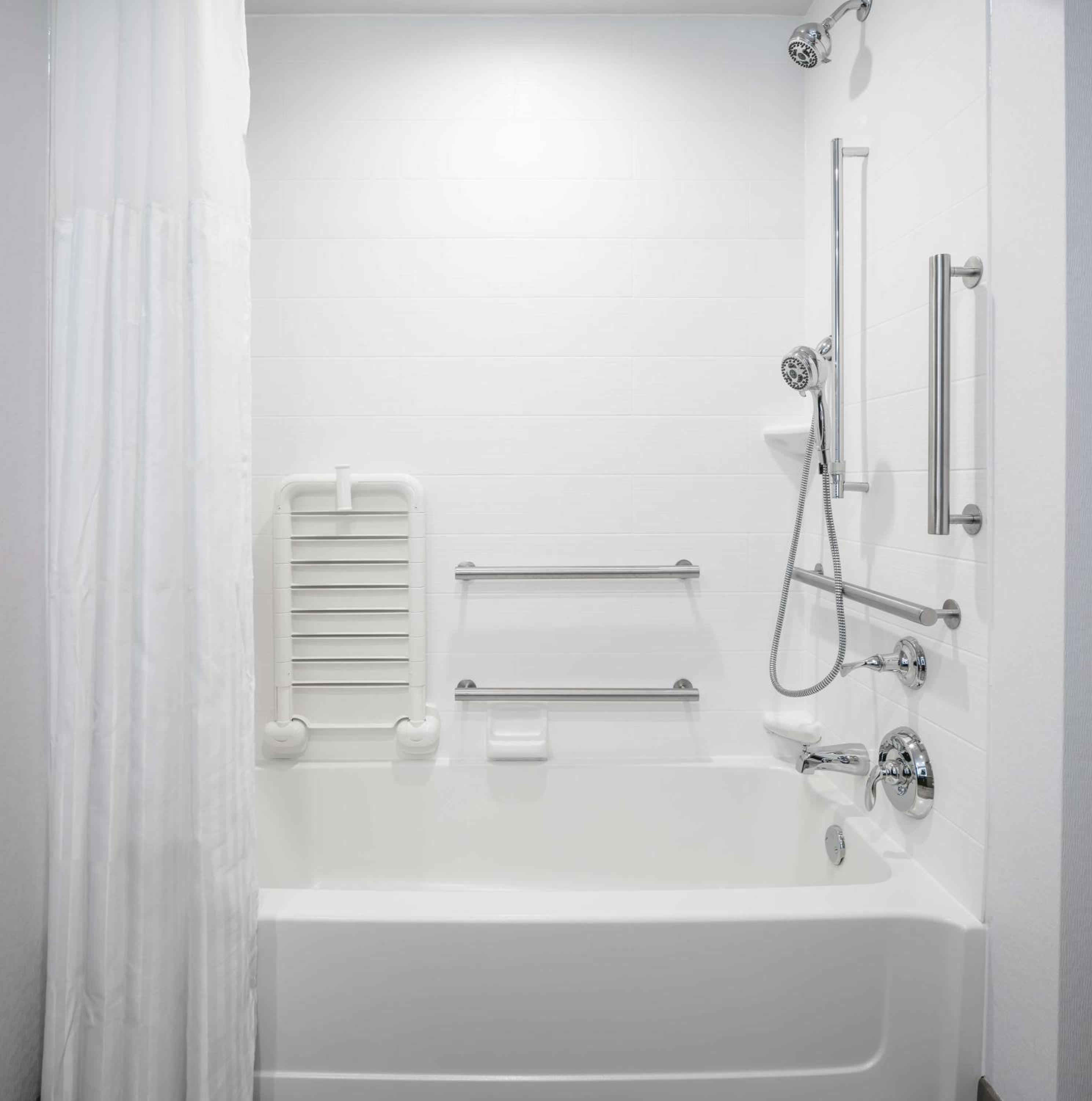 Junior King Suite - Hearing Access photo 2