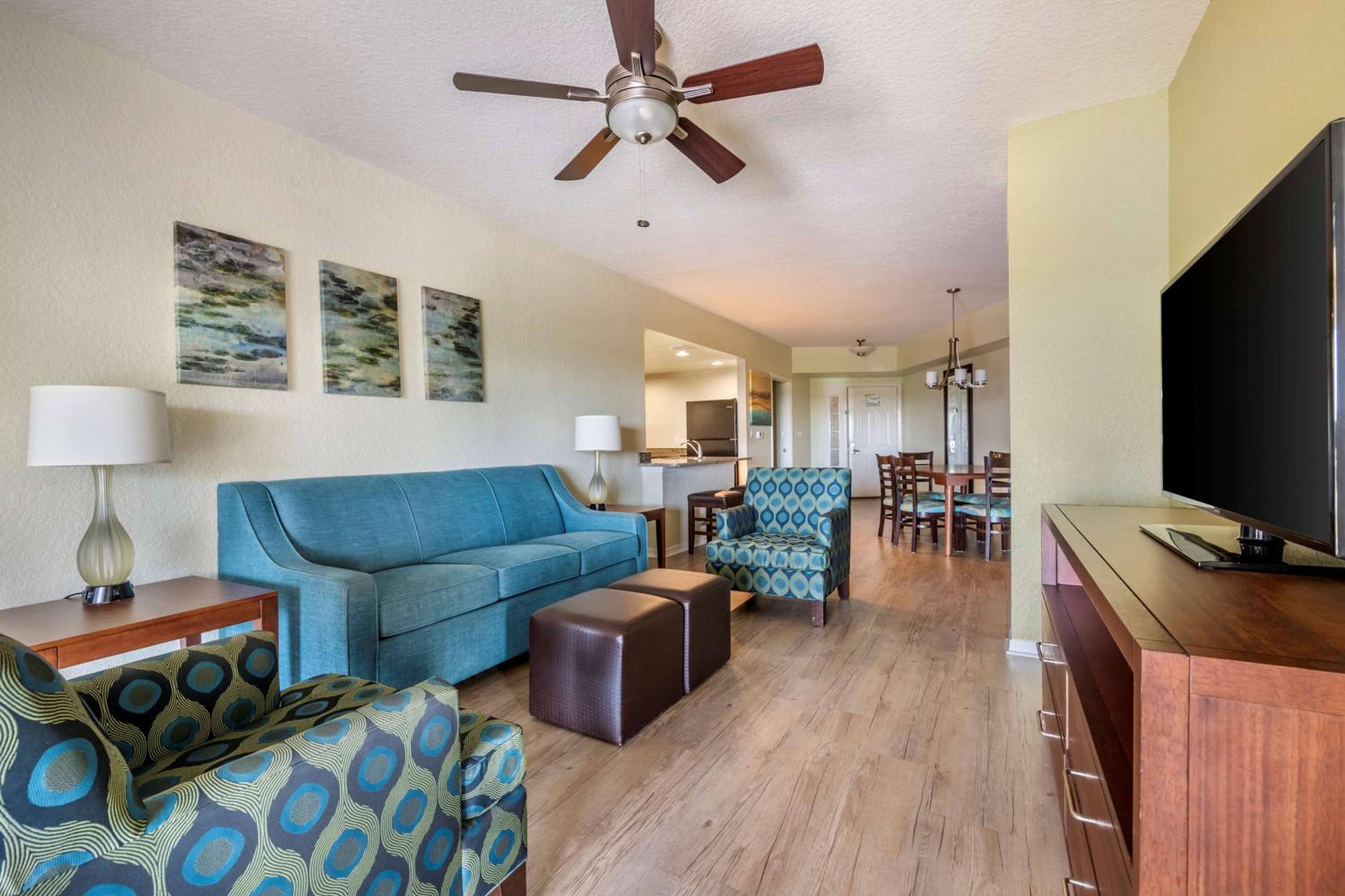 Two Bedroom Suite with Roll-In Shower - Accessible