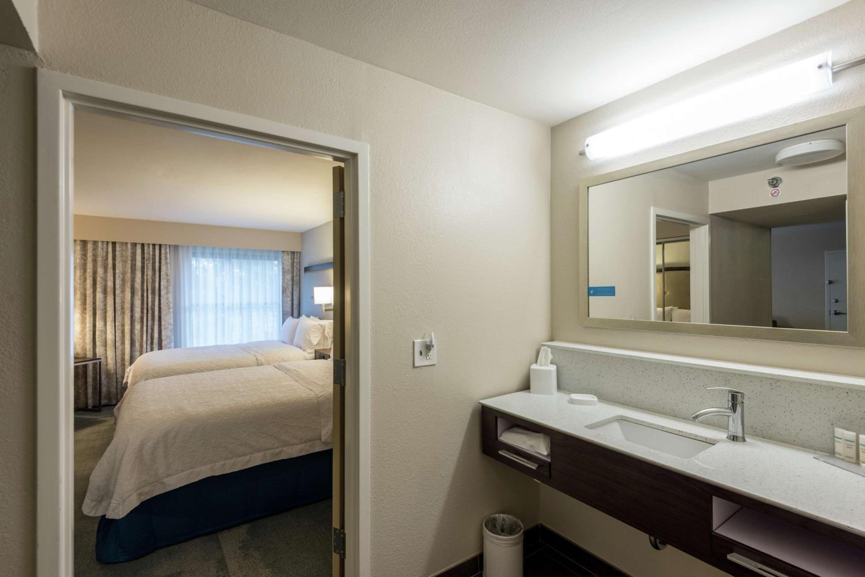 Studio Suite with Two Queen Beds - Non-Smoking - Photo 2