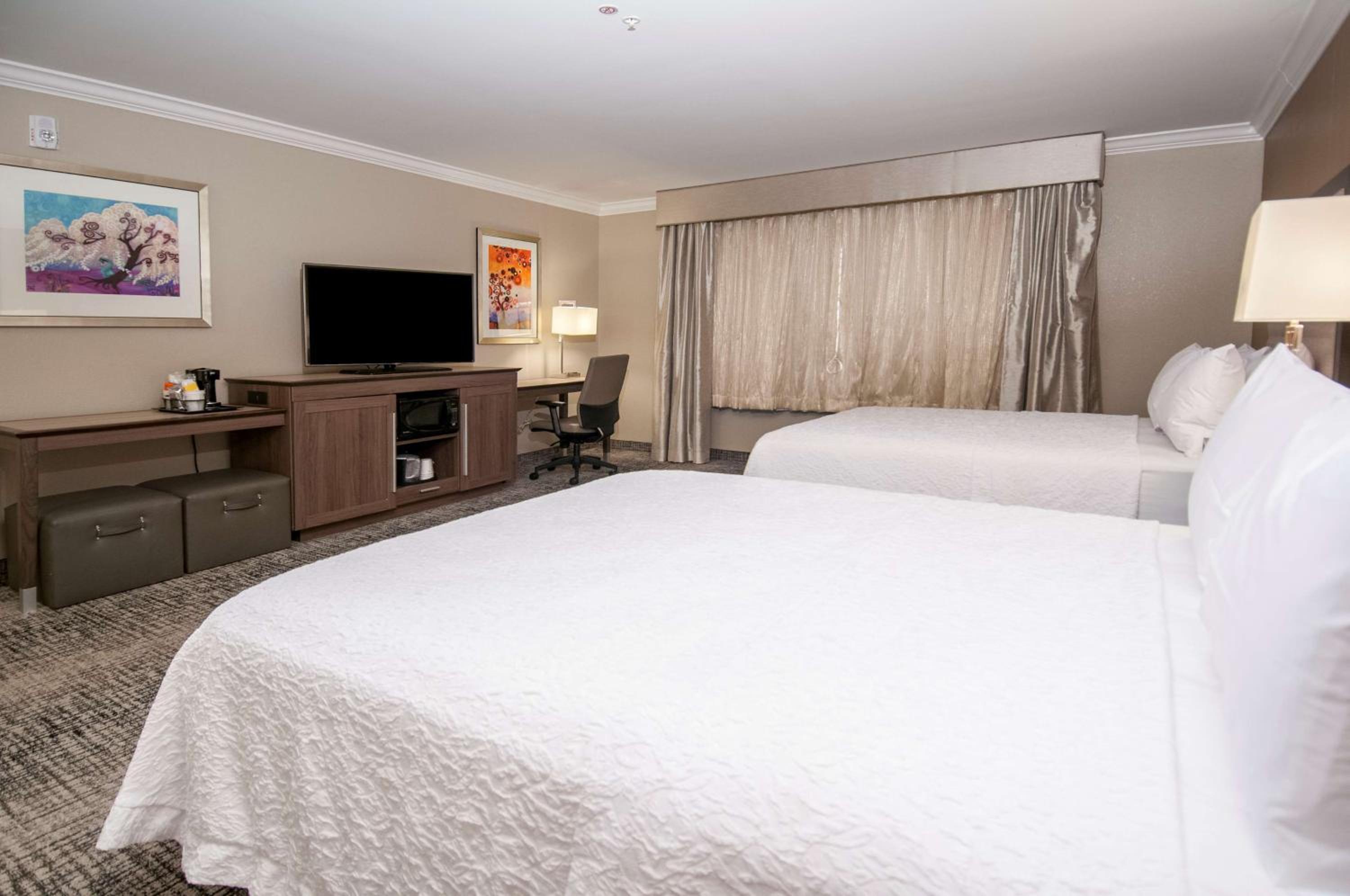 Queen Room with Two Queen Beds - Hearing Access/Non-Smoking