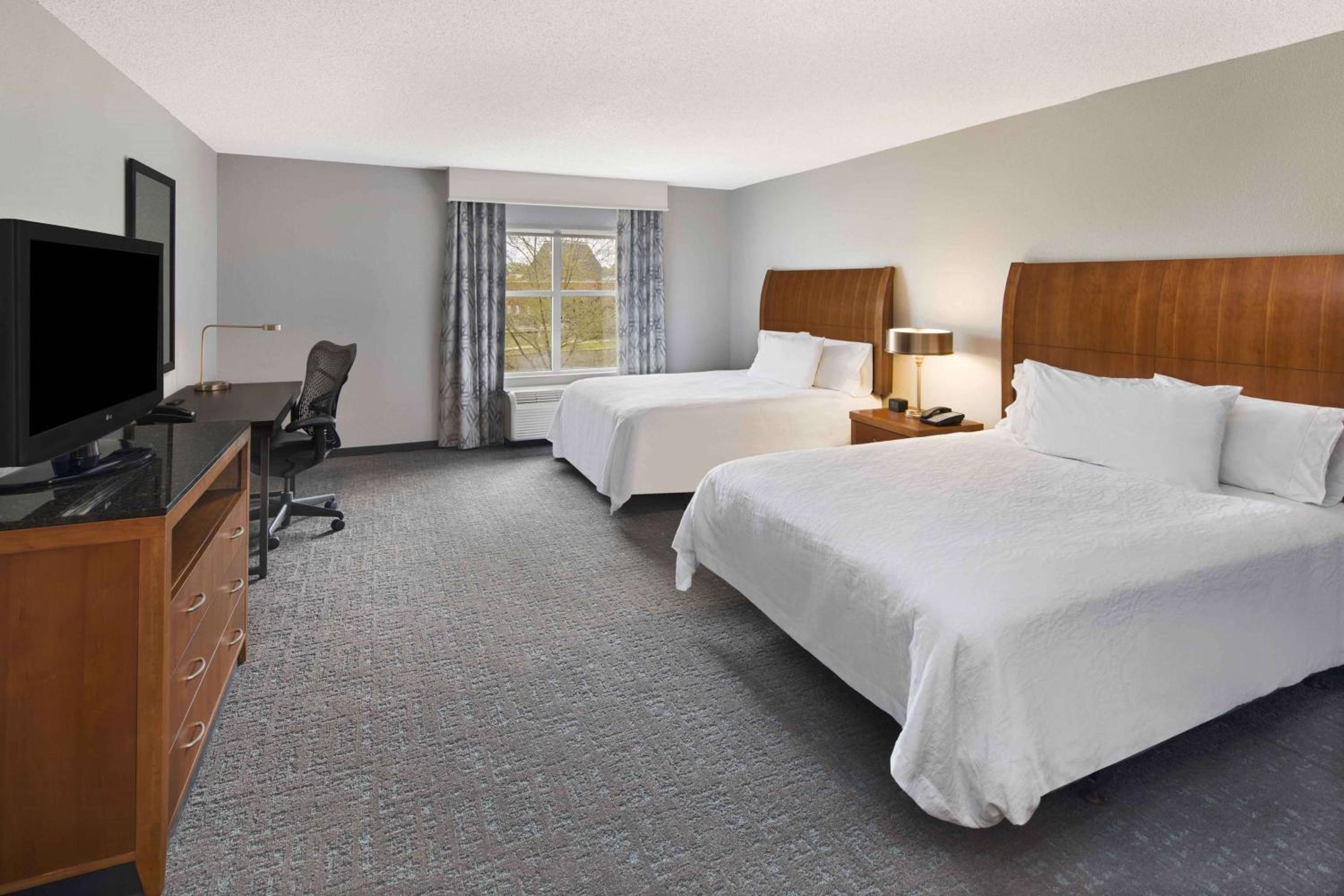 Queen Room with Two Queen Beds - Mobility Access - Photo 5