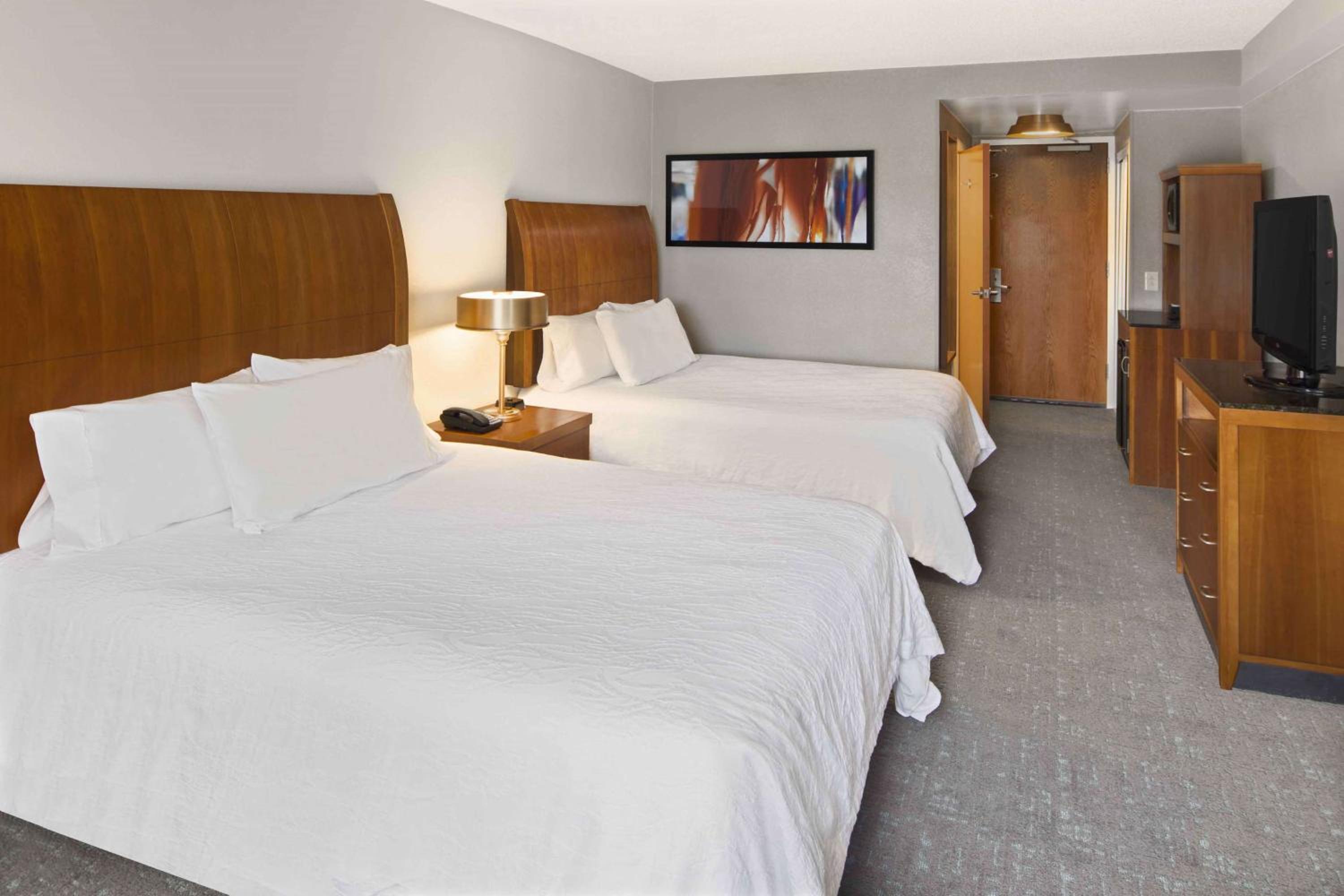 Queen Room with Two Queen Beds - Photo 2