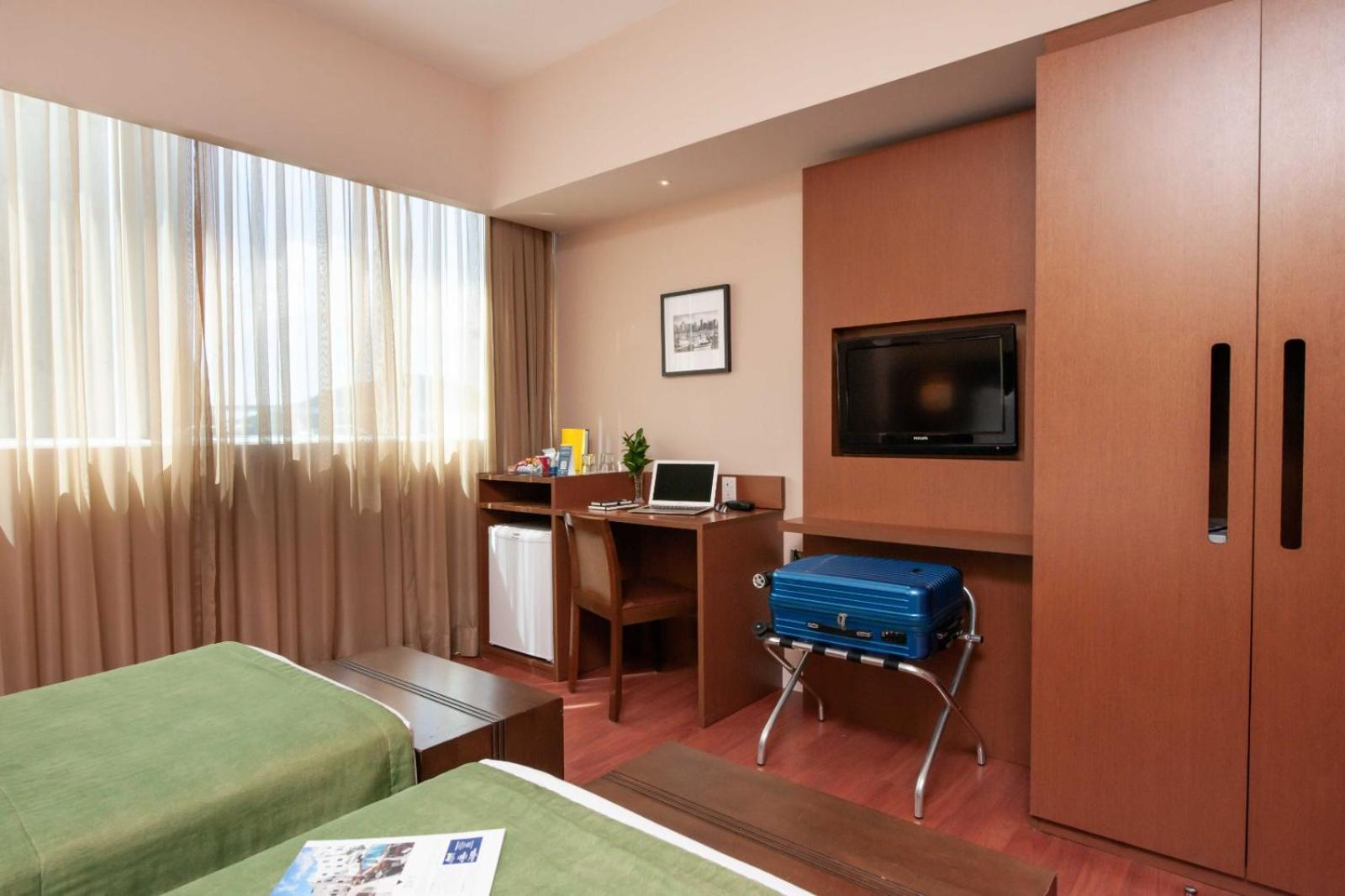 Standard Twin Room - Photo 3