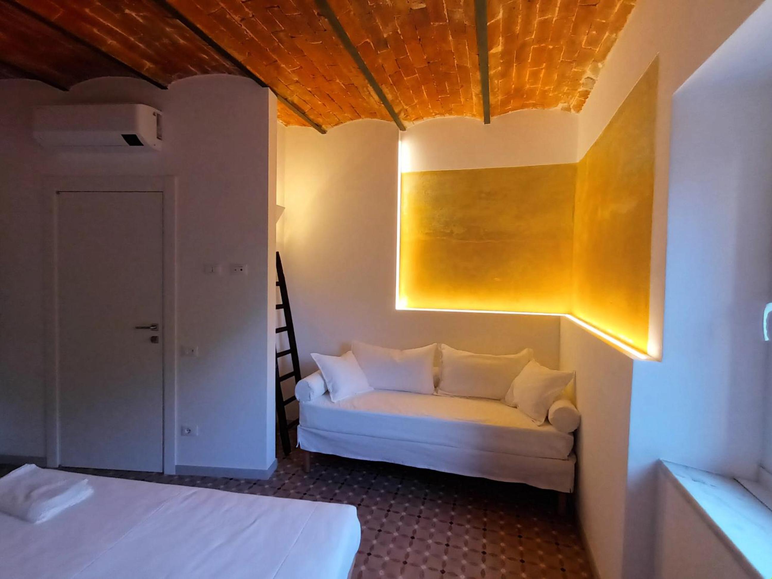 Basic Triple Room photo 1
