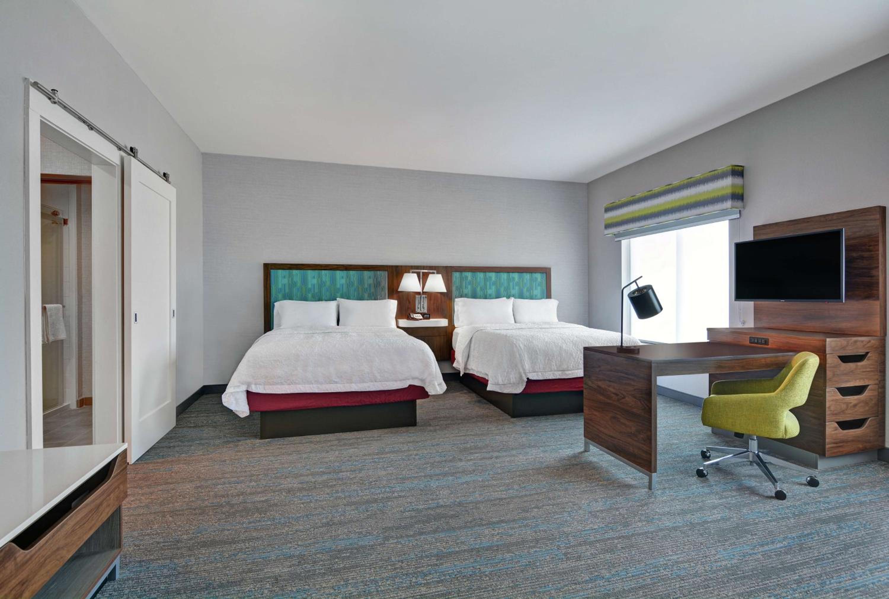 Queen Studio Suite with Two Queen Beds - Non-Smoking - Photo 1