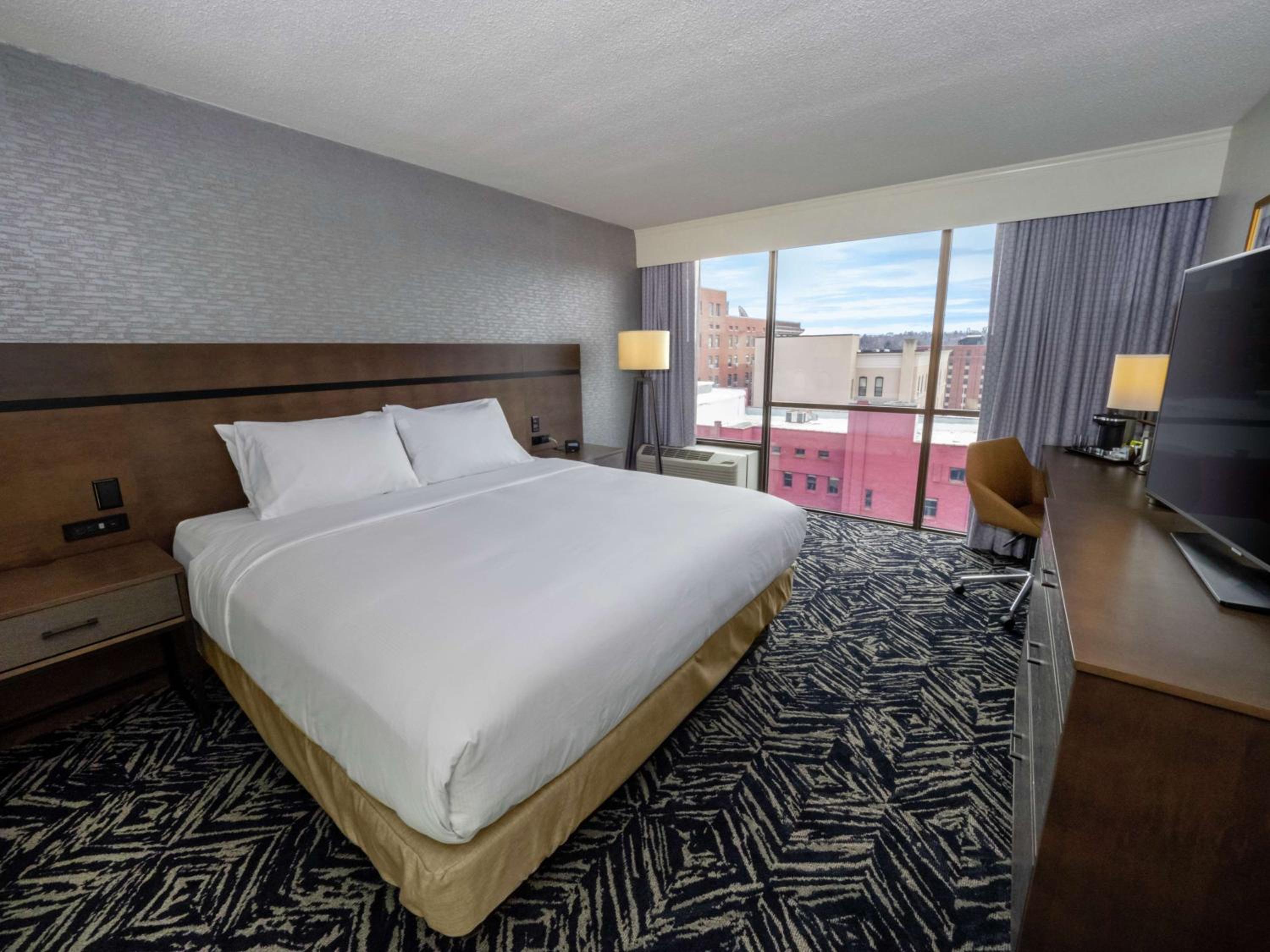 Two-Bedroom King Suite - Photo 7