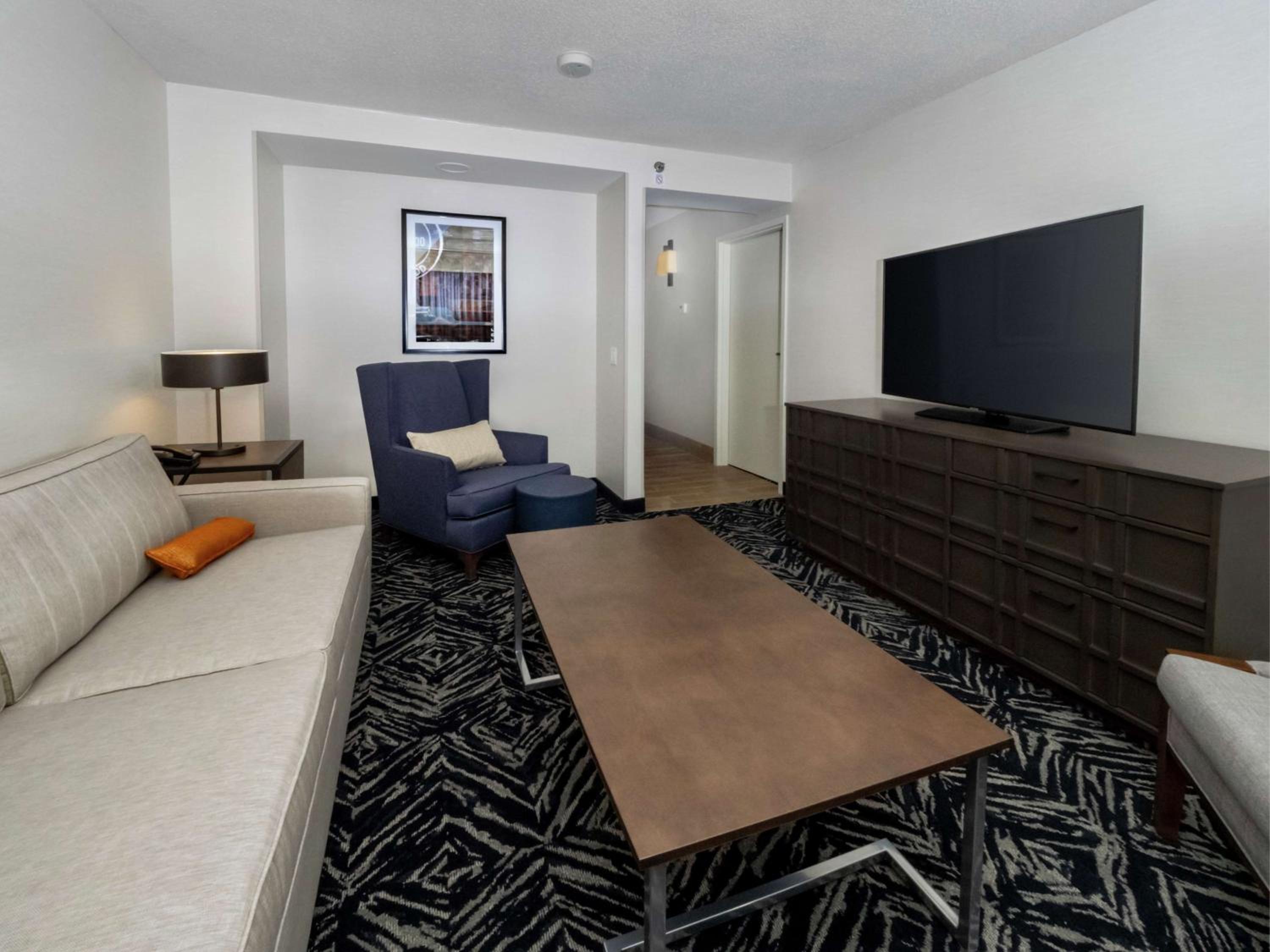 Two-Bedroom King Suite - Photo 5