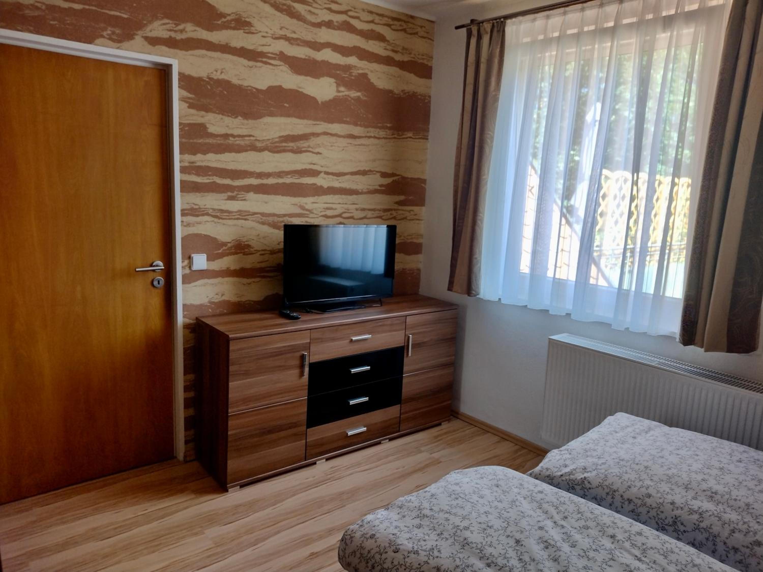 One-Bedroom Apartment photo 3
