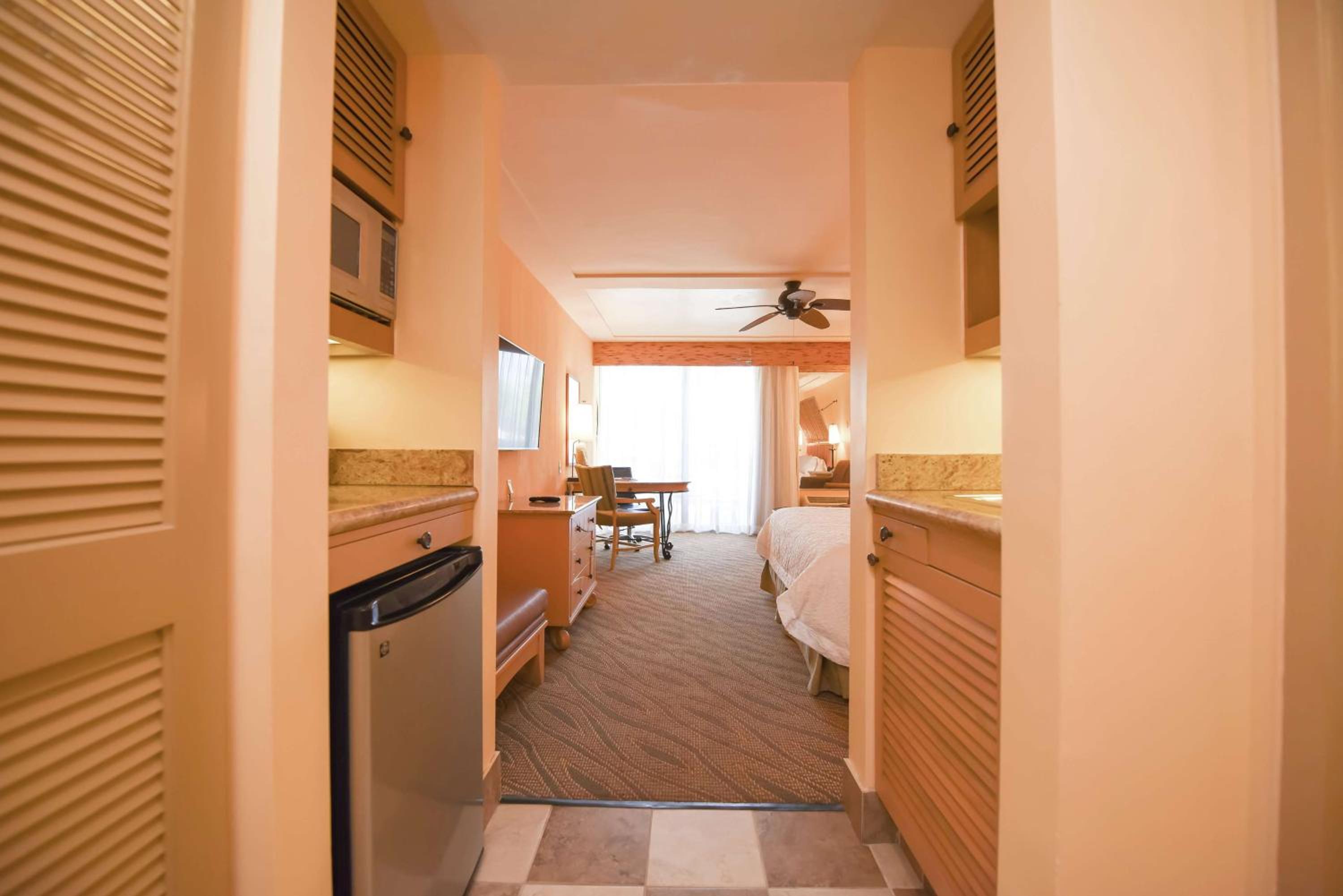 King Room with Bay View - Non-Smoking photo 2