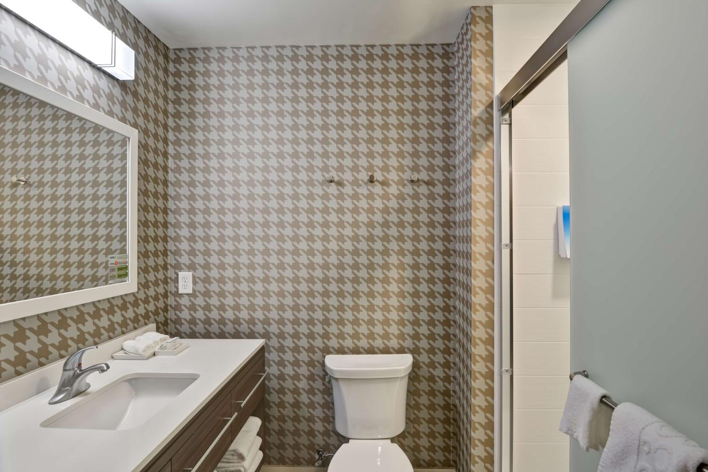 King Studio Suite - Hearing Access/Non-Smoking photo 2