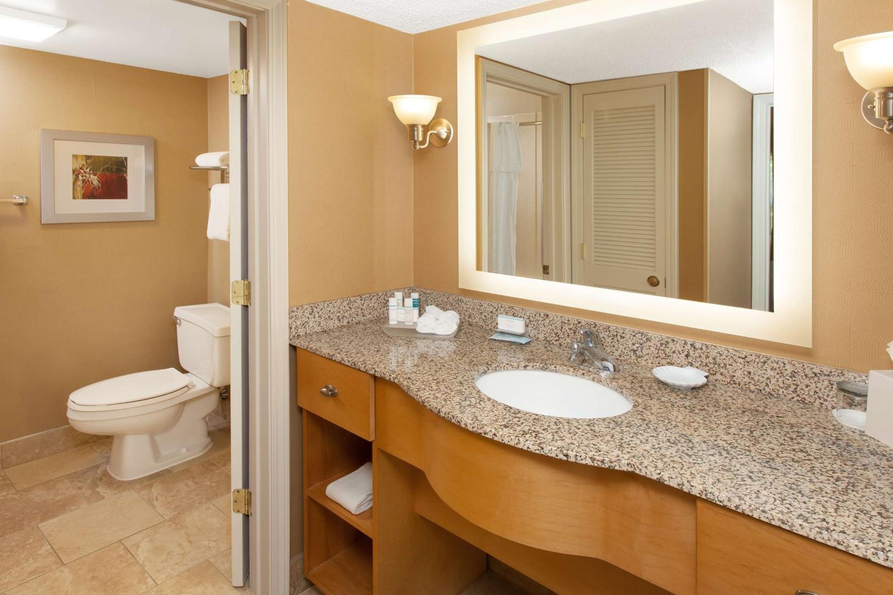 One-Bedroom Queen Suite with Two Queen Beds - Photo 4