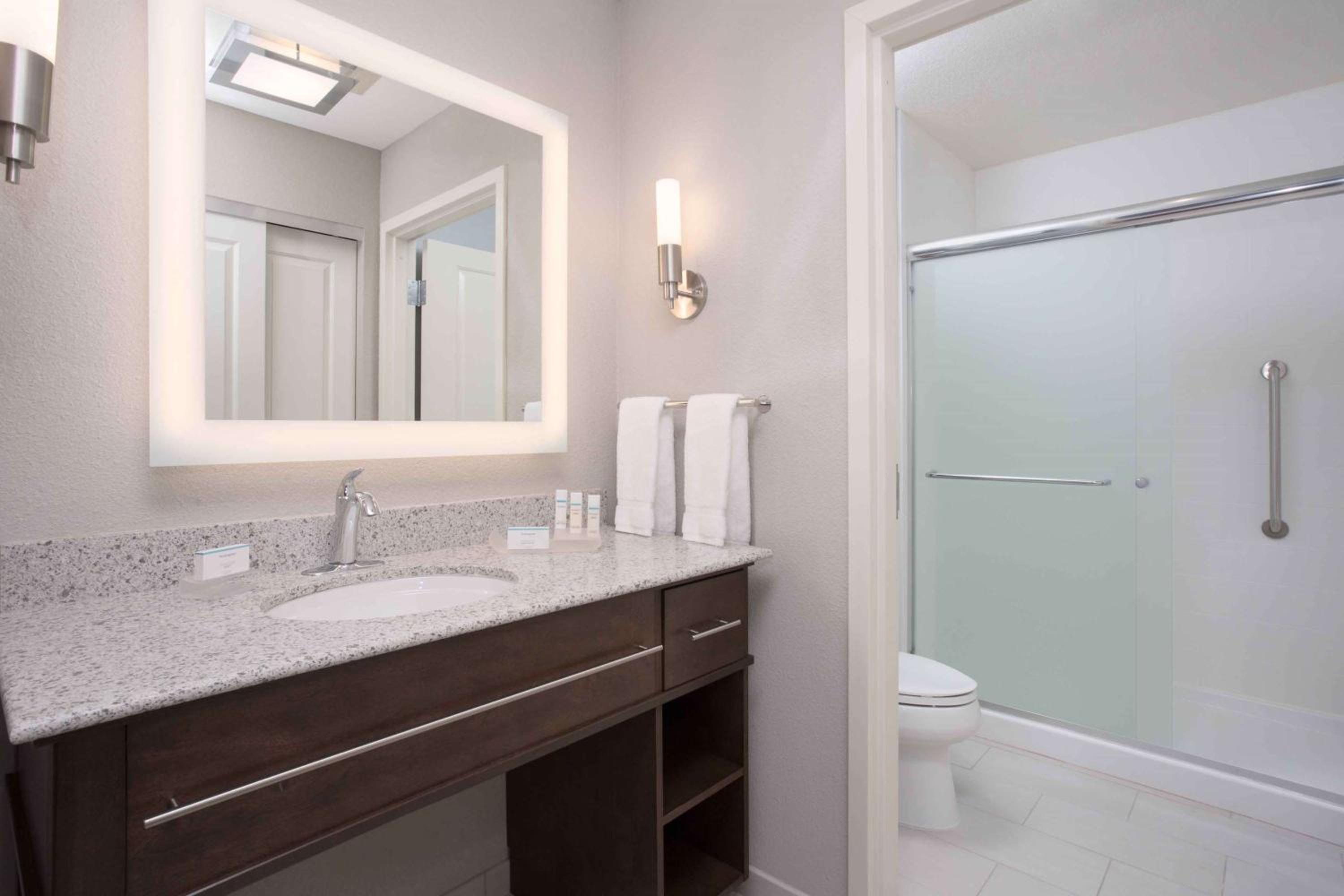 King Studio Suite - Hearing Access/Non-Smoking