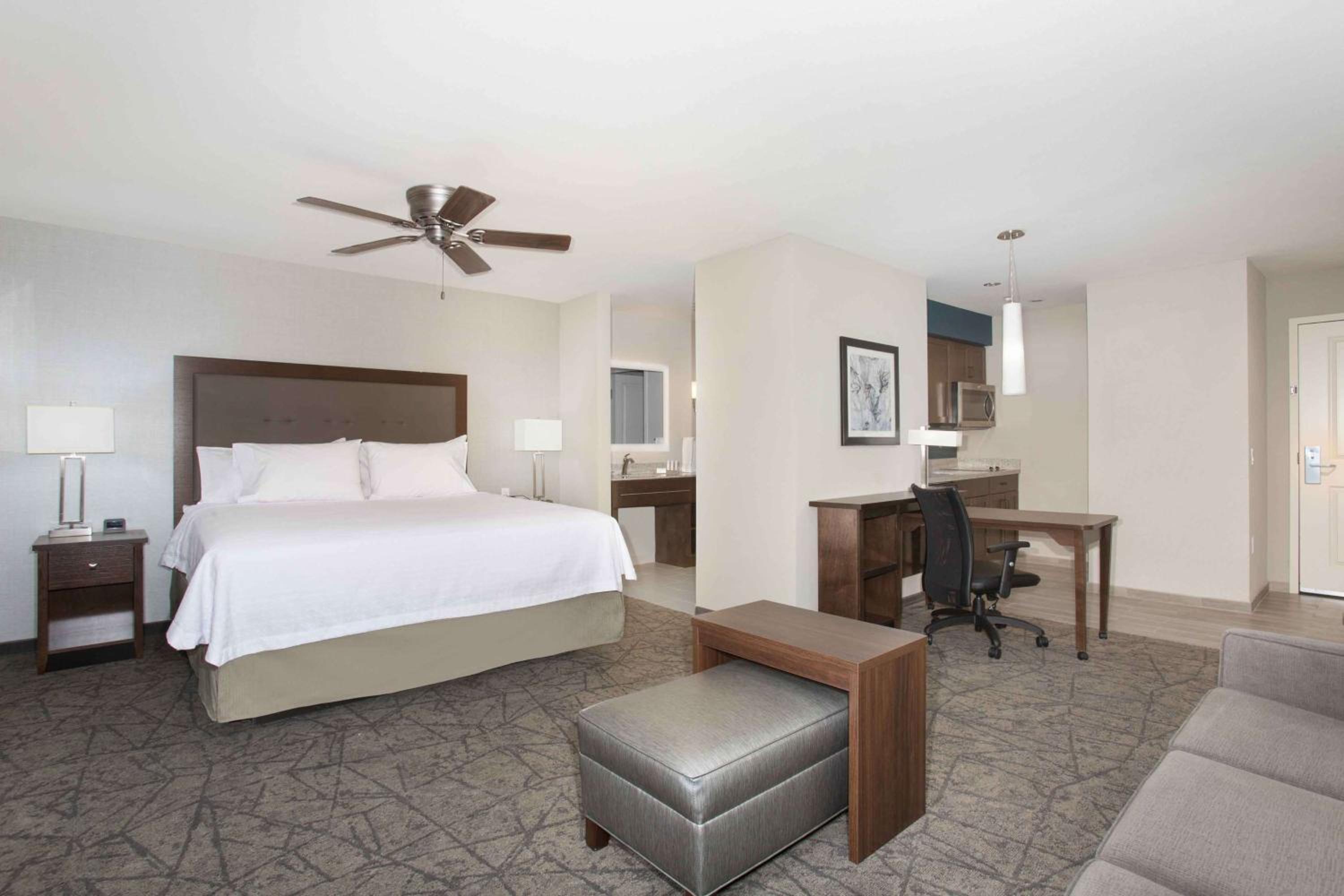 King Studio Suite - Mobility Access/Non-Smoking