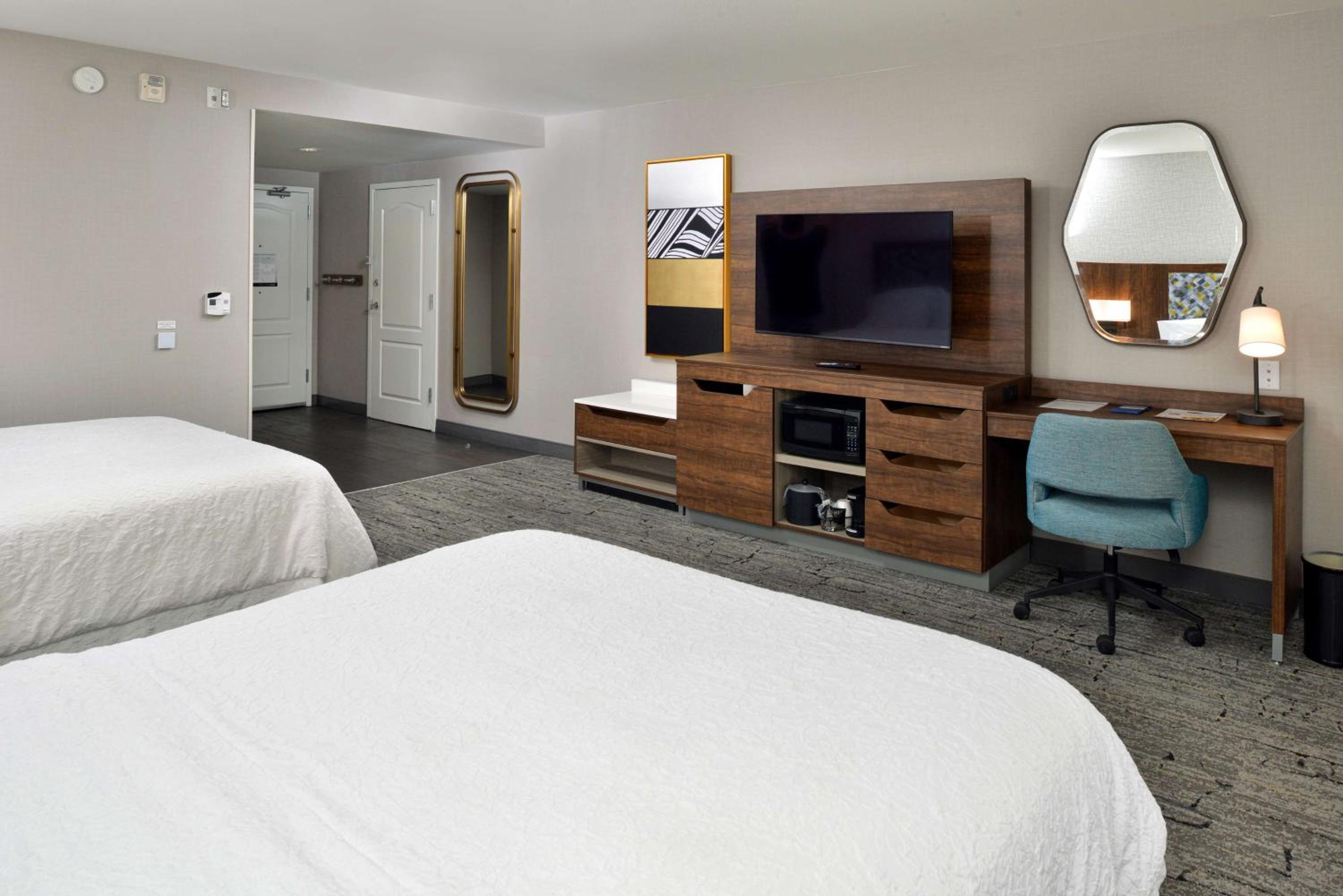 Queen Room with Two Queen Beds - Mobility and Hearing Access/Non-Smoking - Photo 2