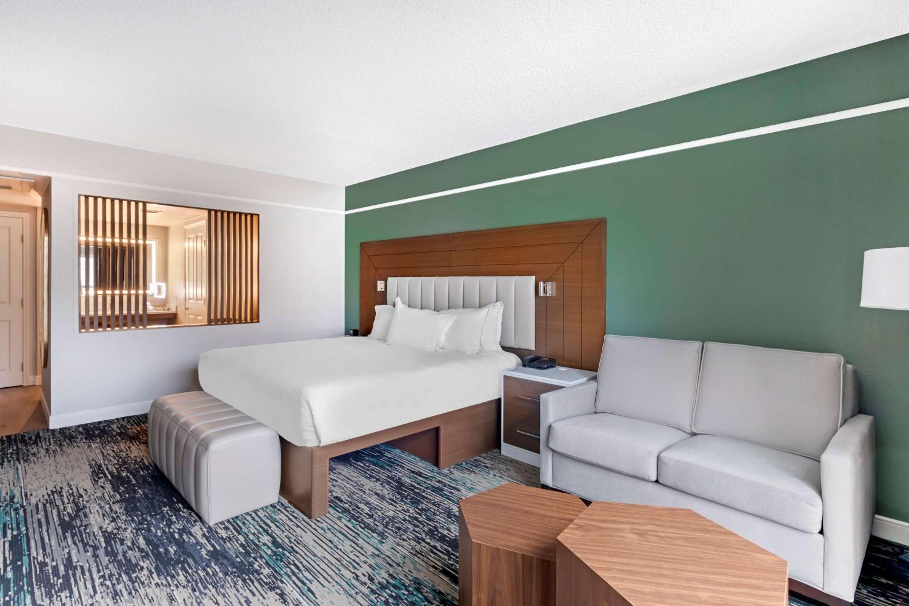 Two-Bedroom Suite with Sofa Bed photo 1
