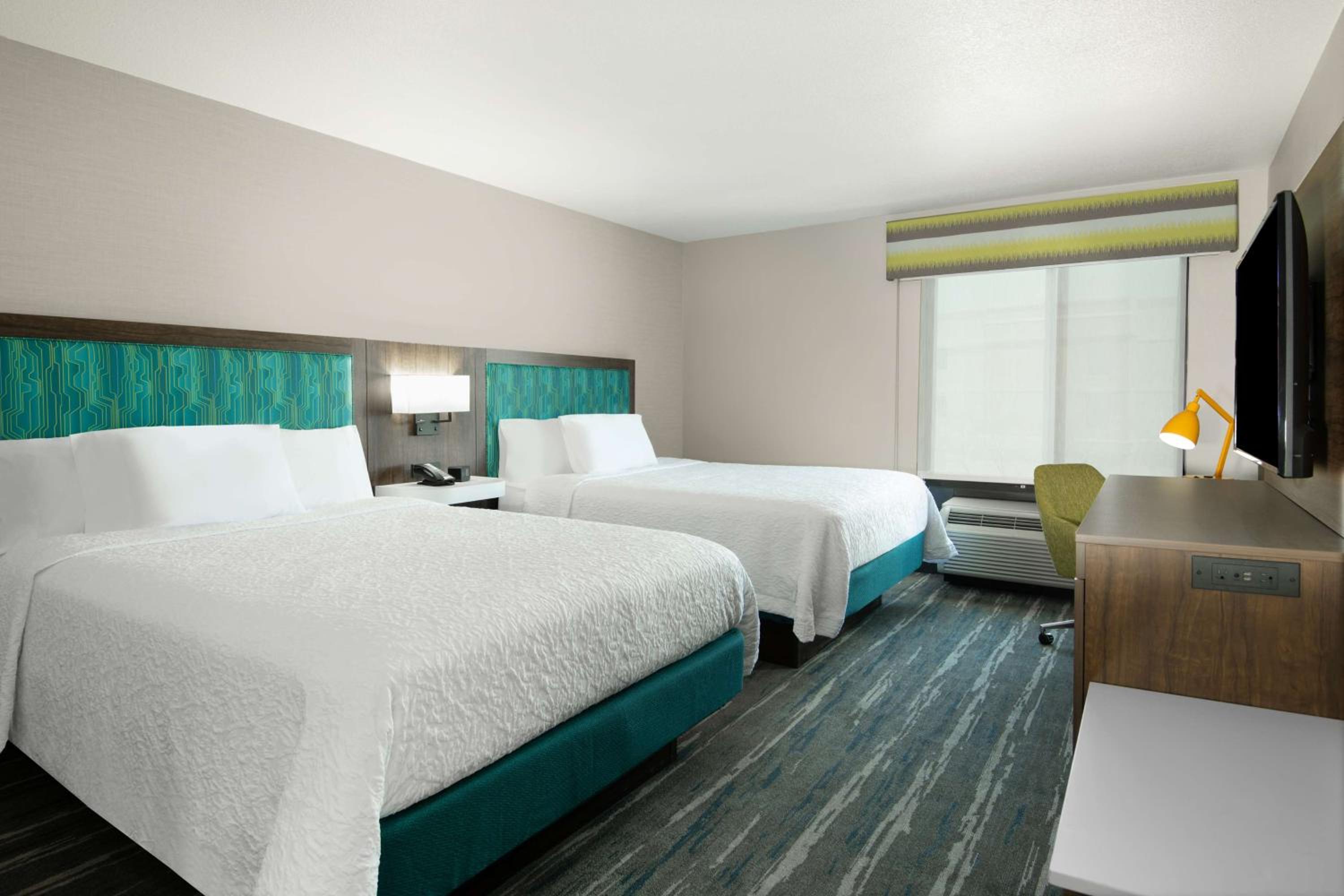 One-Bedroom Queen Suite - Non-Smoking - Photo 8
