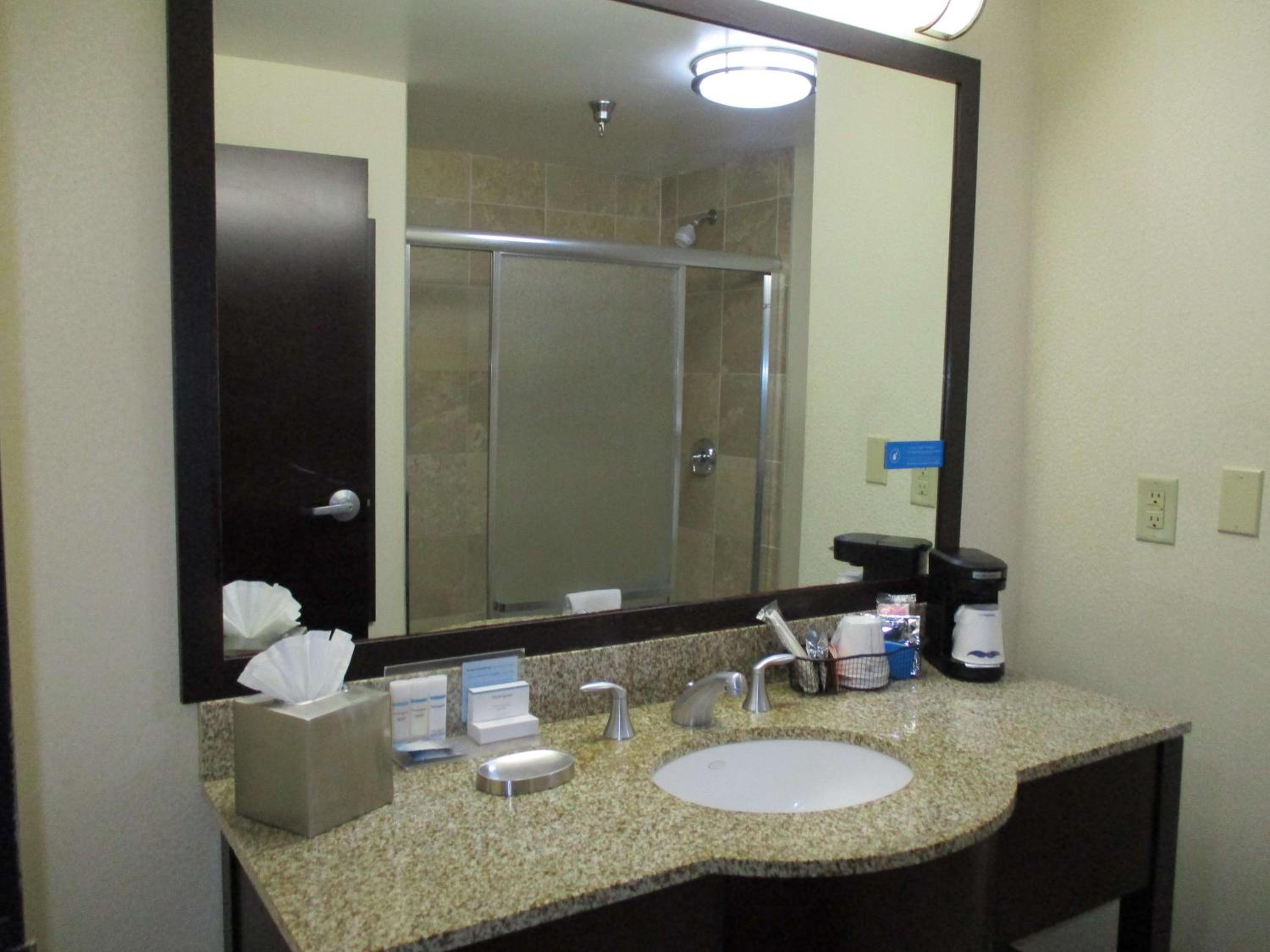 King Room - Non-Smoking - Photo 2