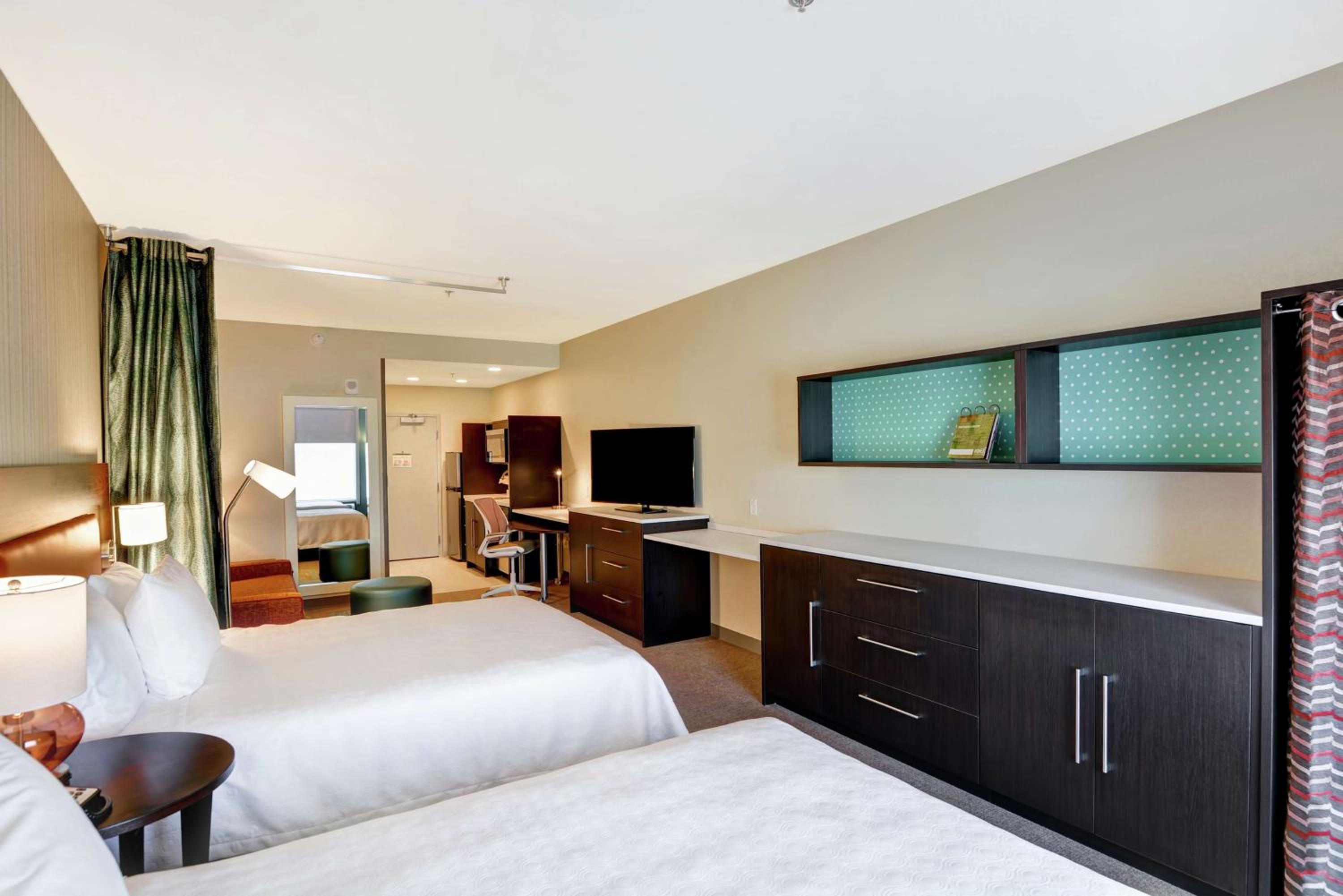 Queen Studio with Two Queen Beds - Non-Smoking