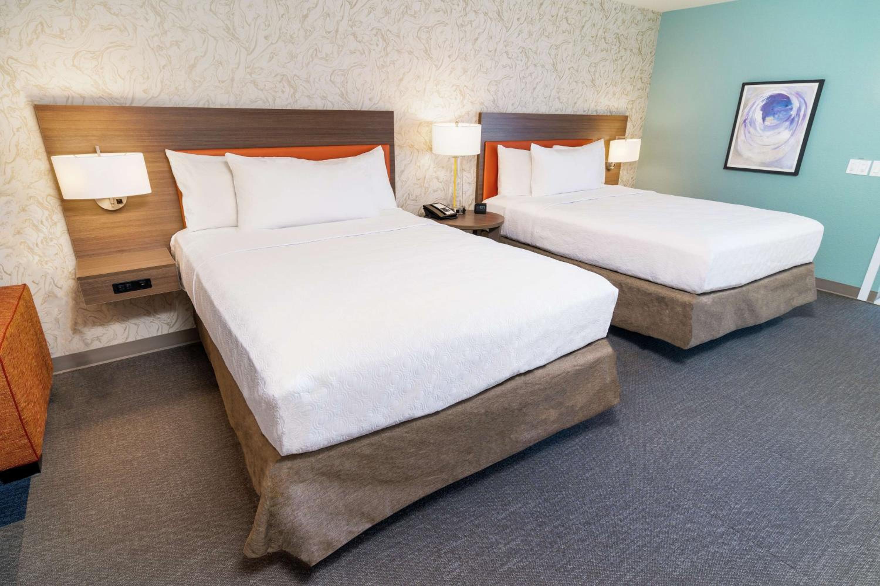 Queen Studio with Two Queen Beds - Non-Smoking