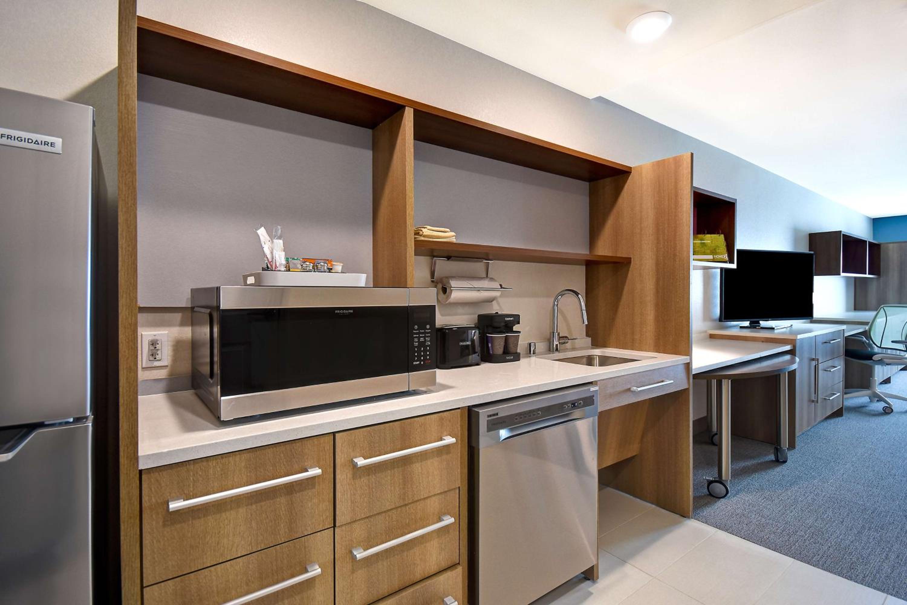 King Studio Suite - Mobility Accessible/Non-Smoking - Photo 2