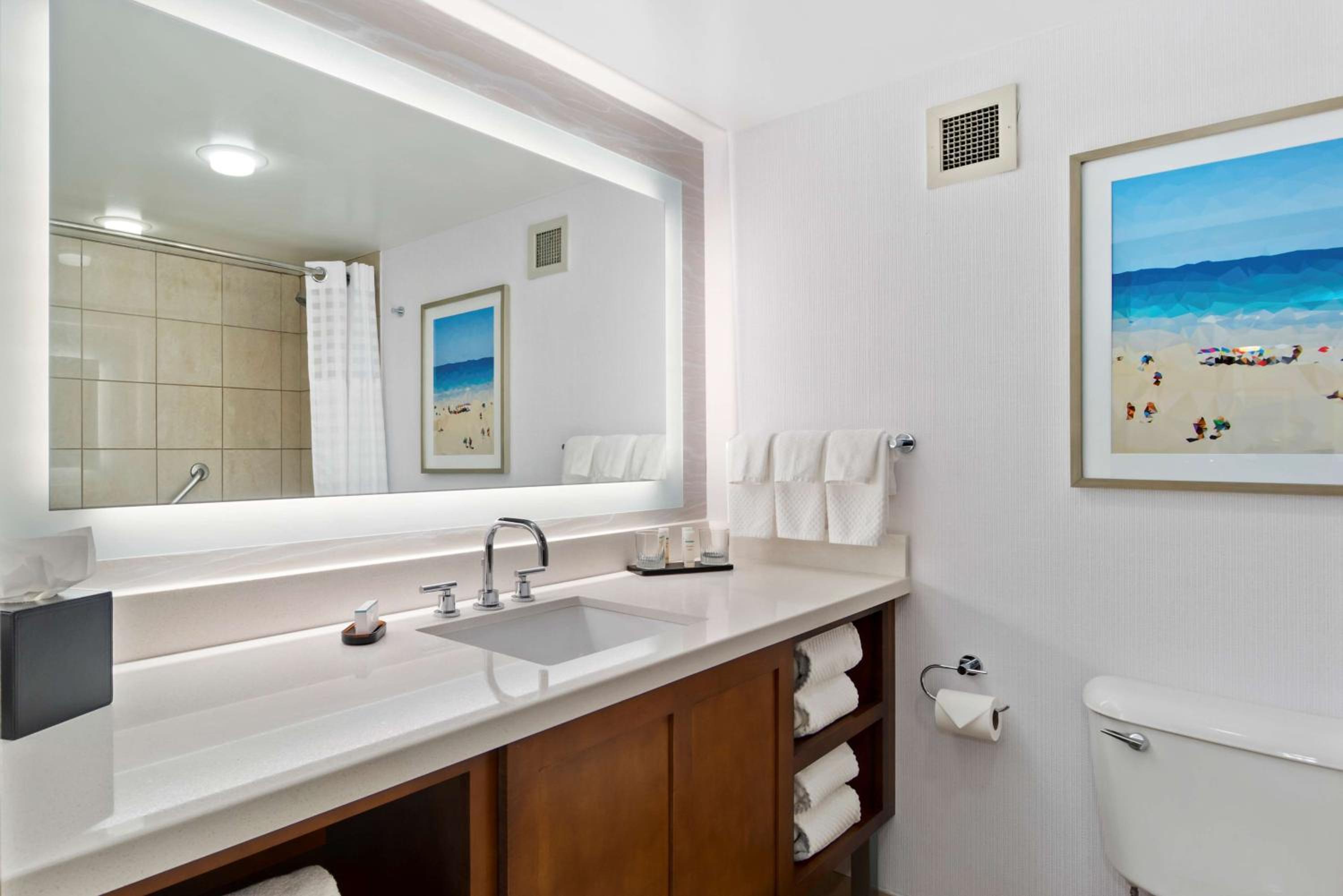 Two-Room King Suite - Non-Smoking - Photo 5