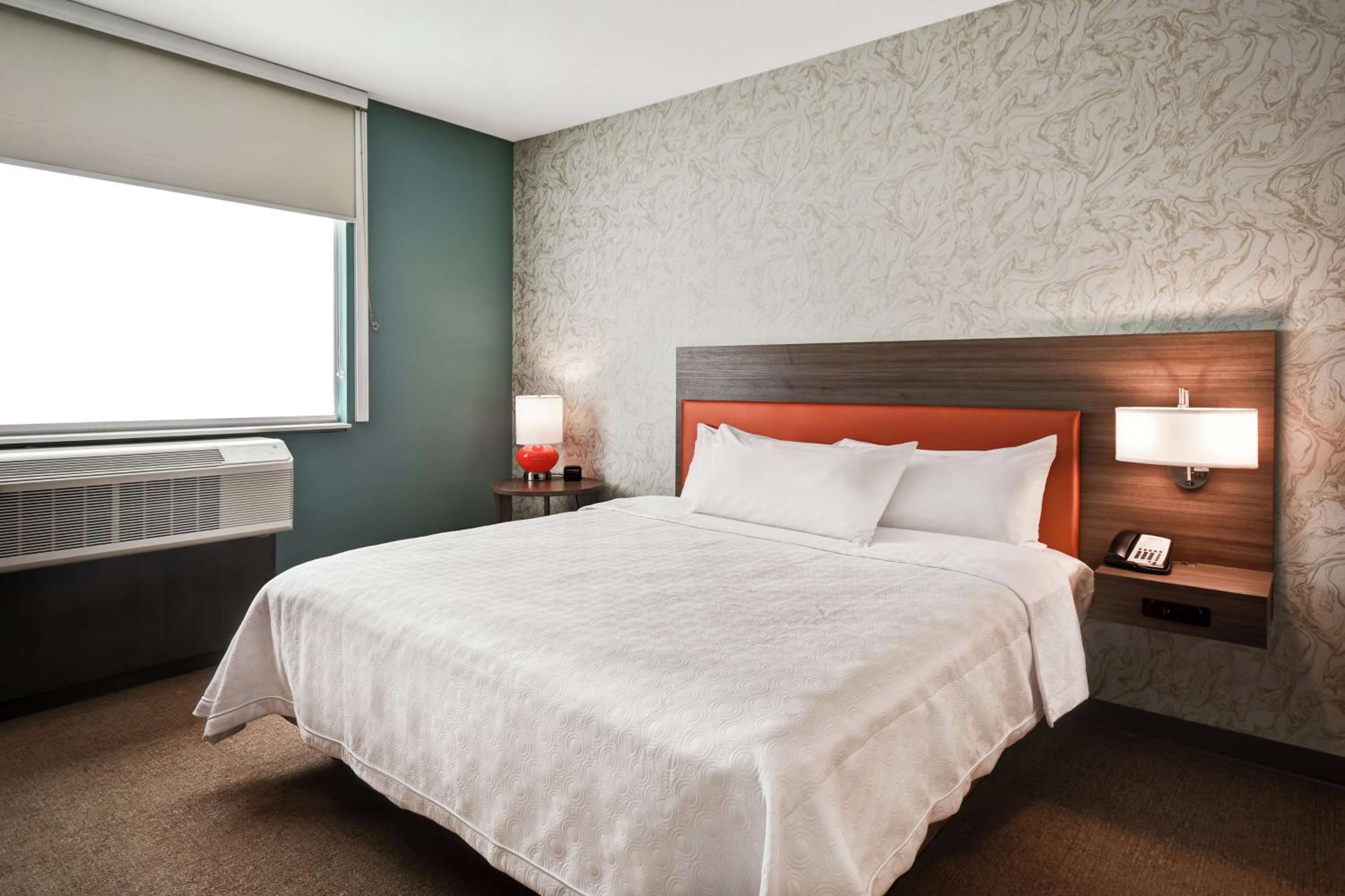 King Suite - Hearing Access/Non-Smoking photo 3