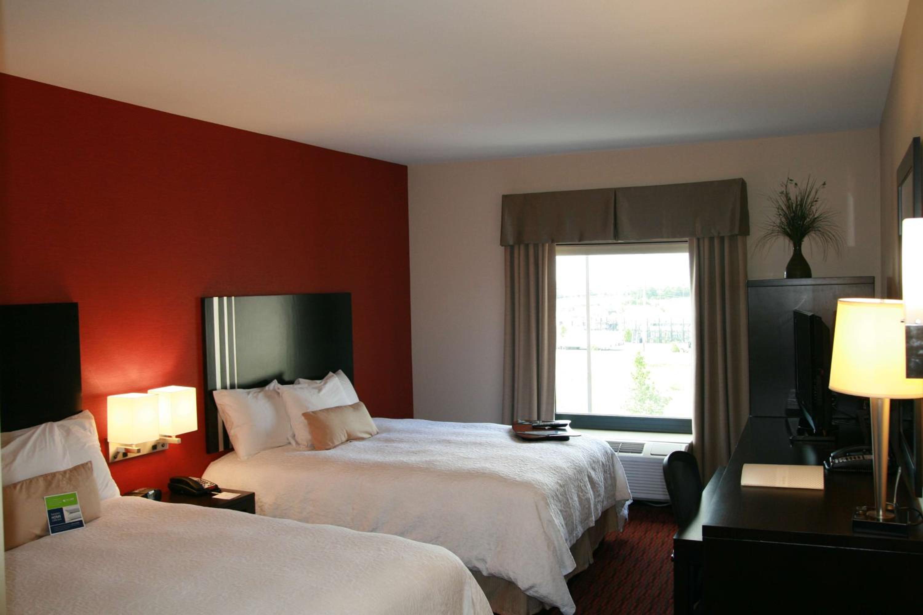Room with Two Queen Beds - Non-Smoking - Photo 1