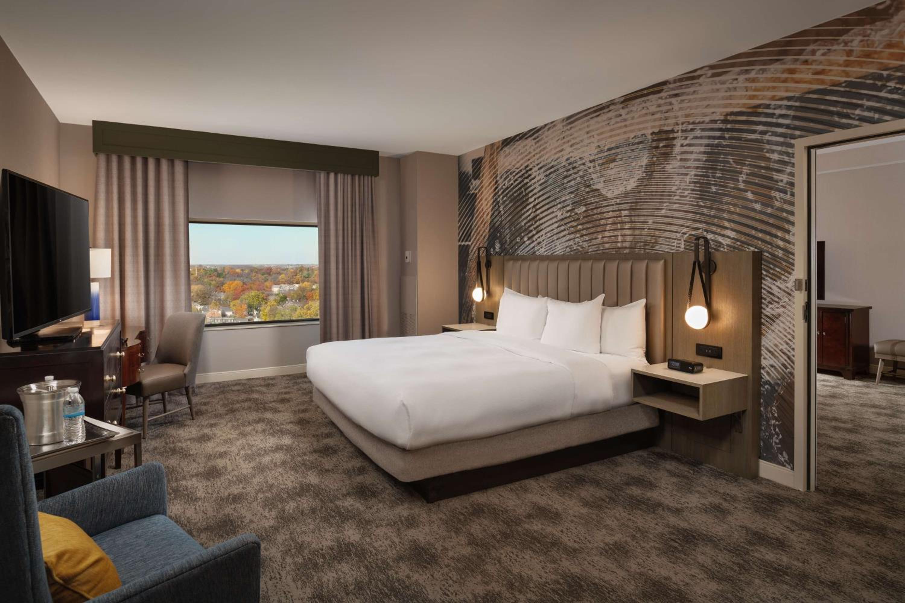 King Junior Suite with Sofa Bed photo 1