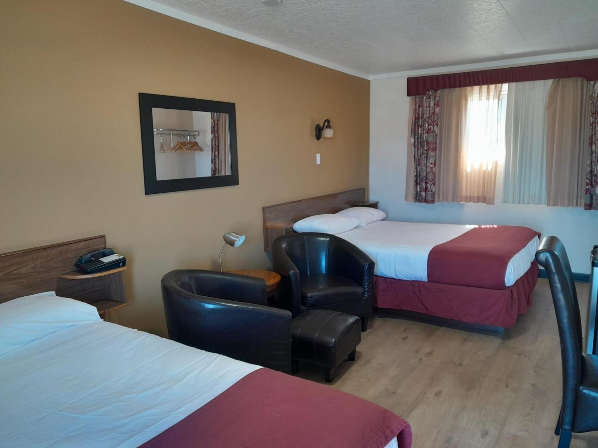 Queen Room with Two Queen Beds photo 1