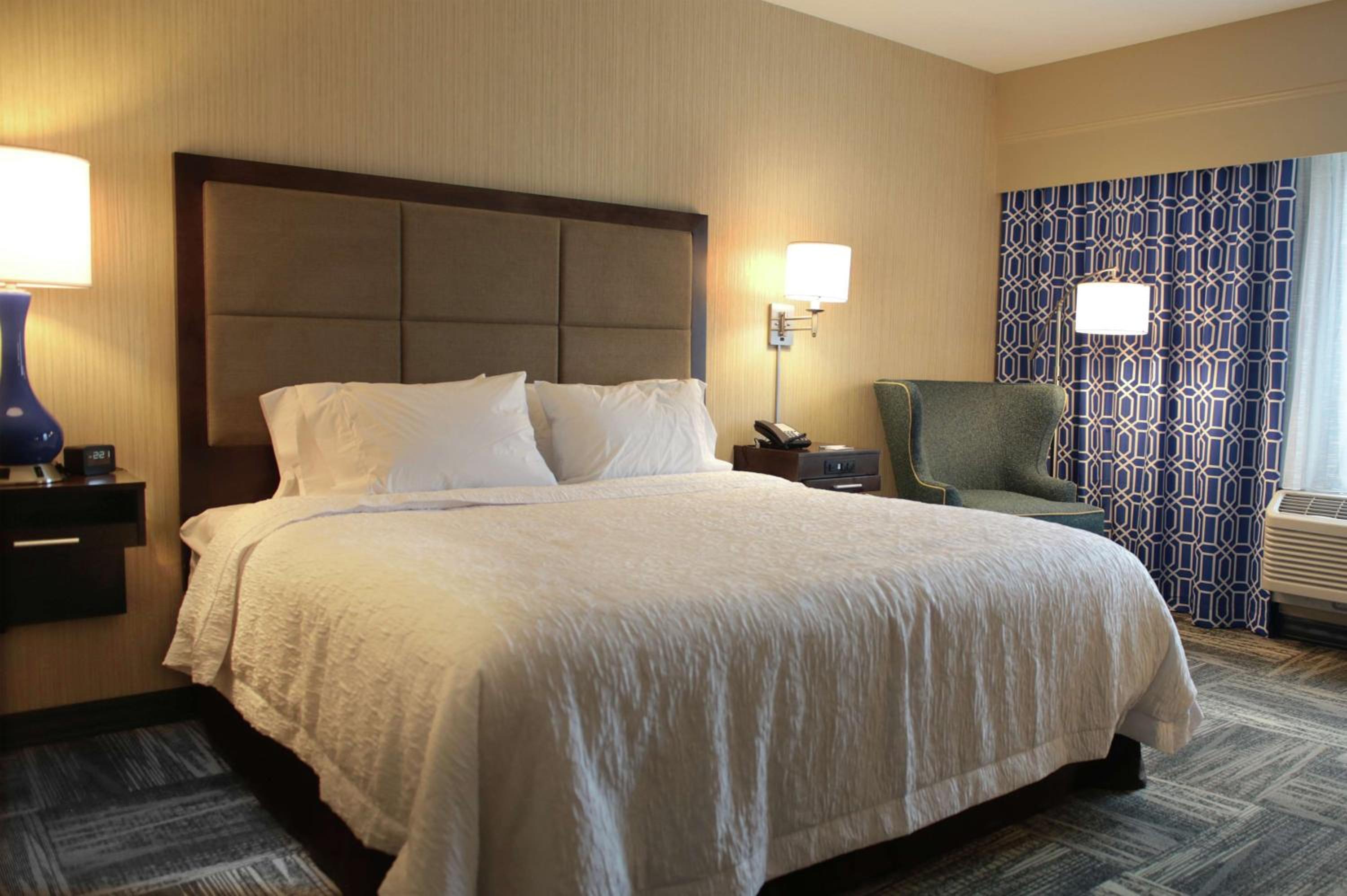 King Room with Sofa Bed - Non-Smoking
