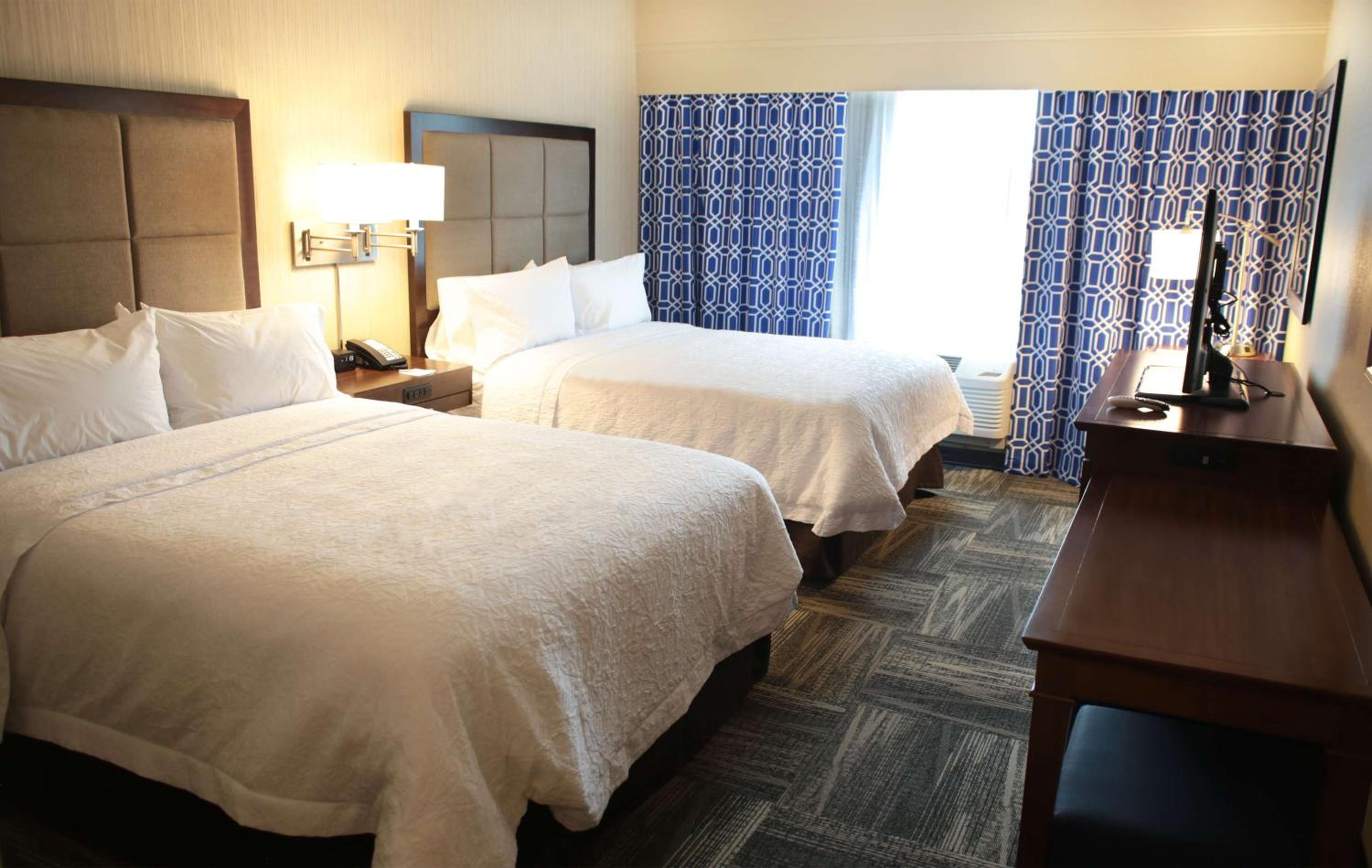 Queen Room with Two Queen Beds and Roll-In Shower - Disability Access