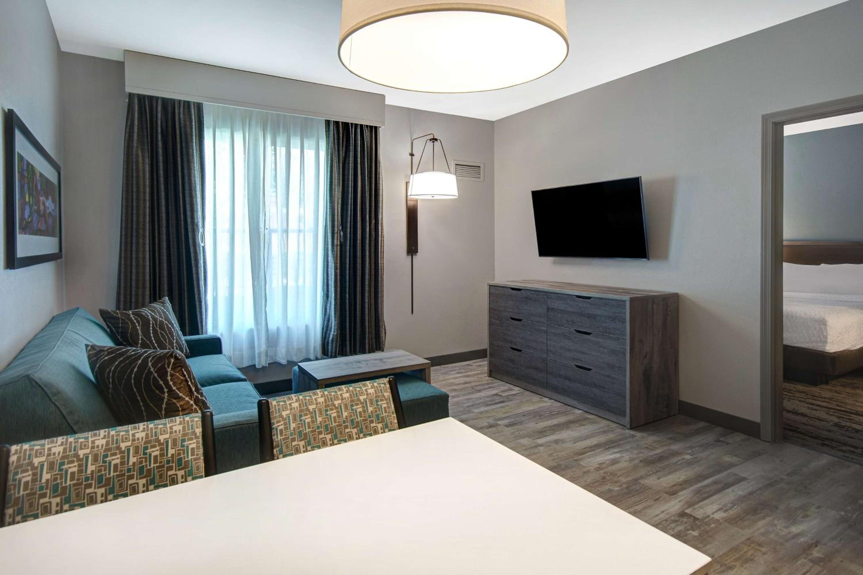 One-Bedroom King Suite - Non-Smoking - Photo 7
