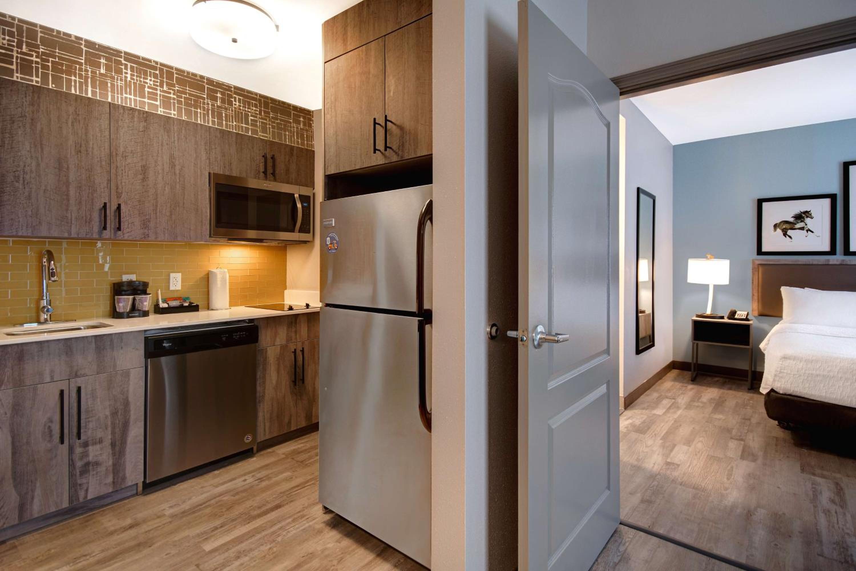 One-Bedroom King Suite - Non-Smoking - Photo 8