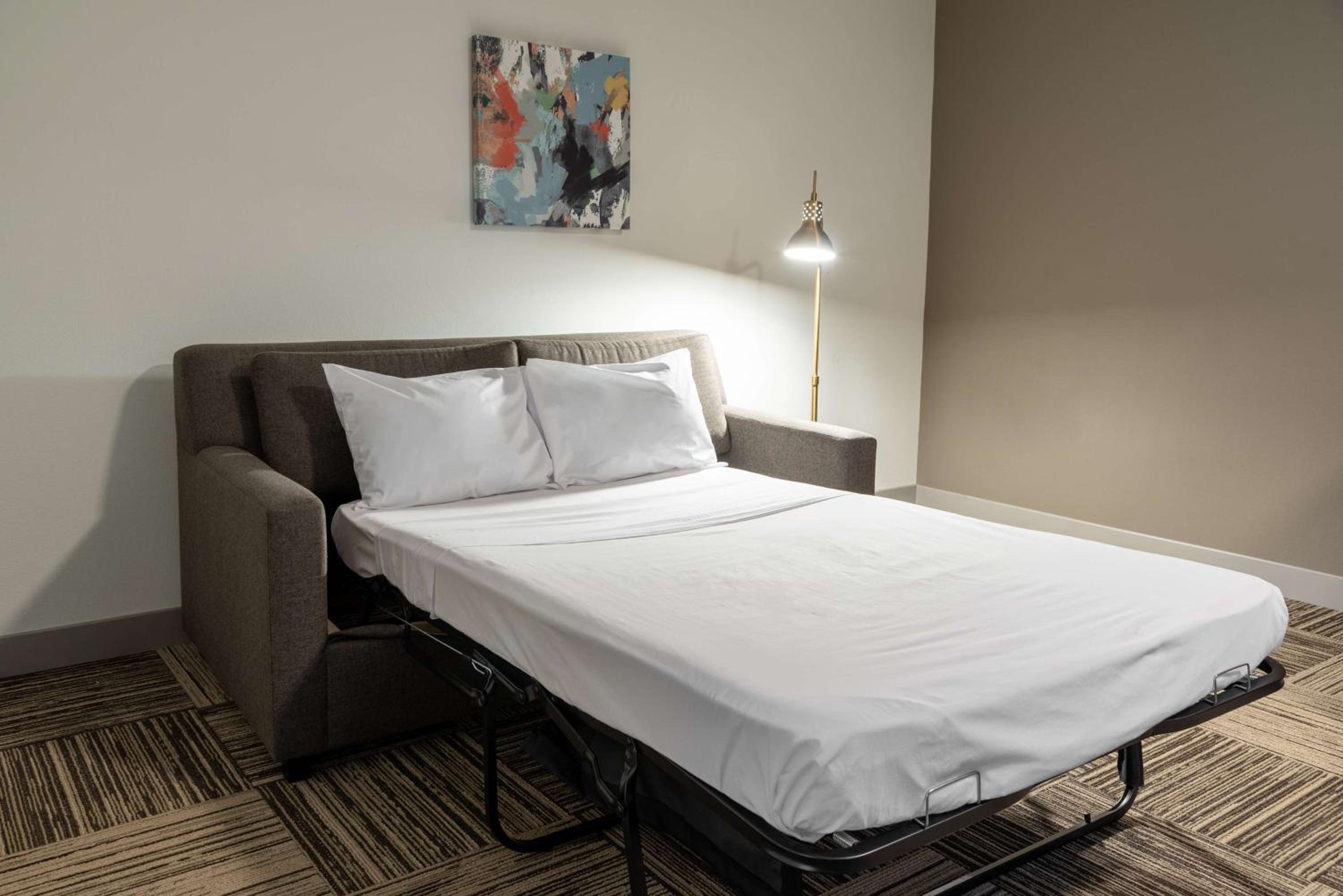 Junior King Suite with Sofa Bed - Photo 2